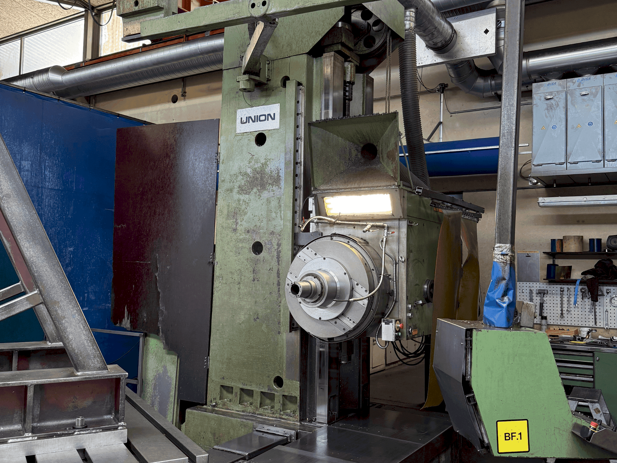 Mašīnas UNION BTF 110 pretskats