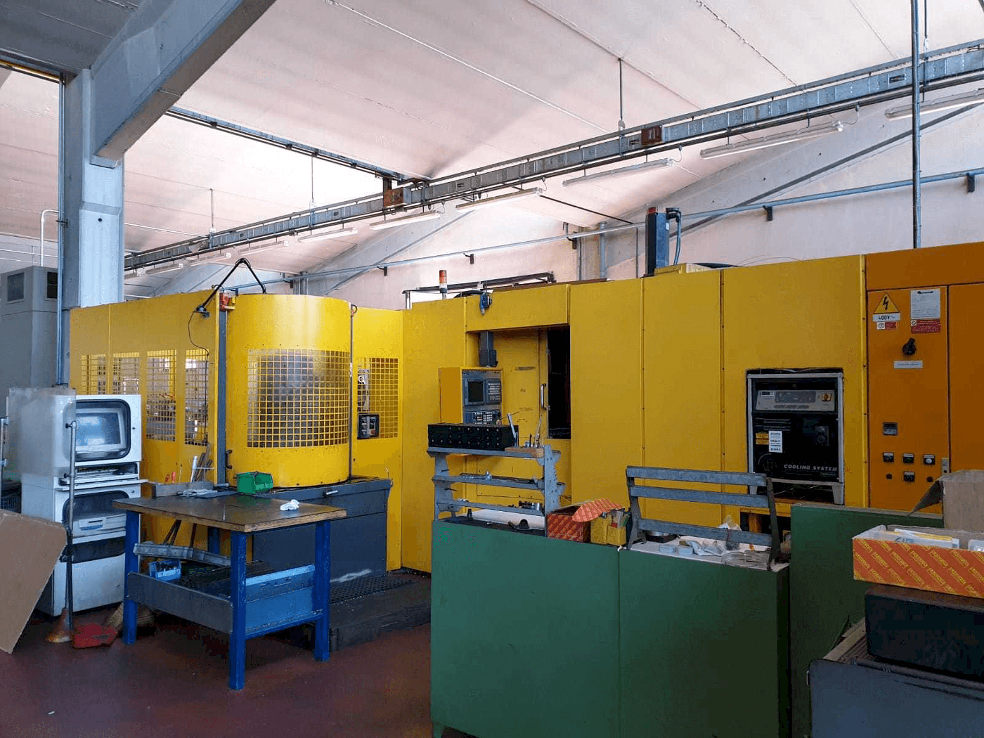 Mašīnas Mandelli Thunder 500 pretskats