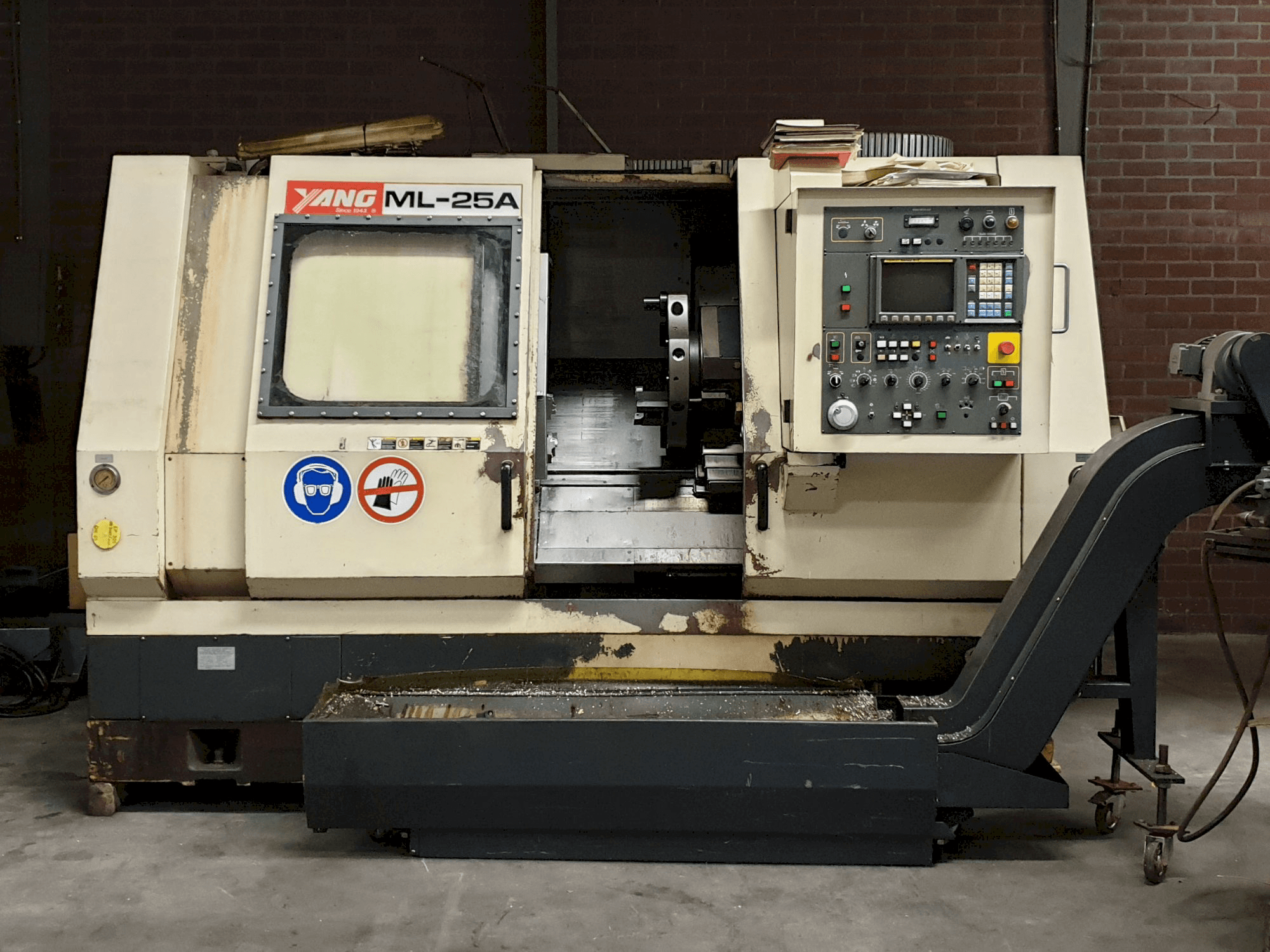 Mašīnas Yang ML - 25A pretskats