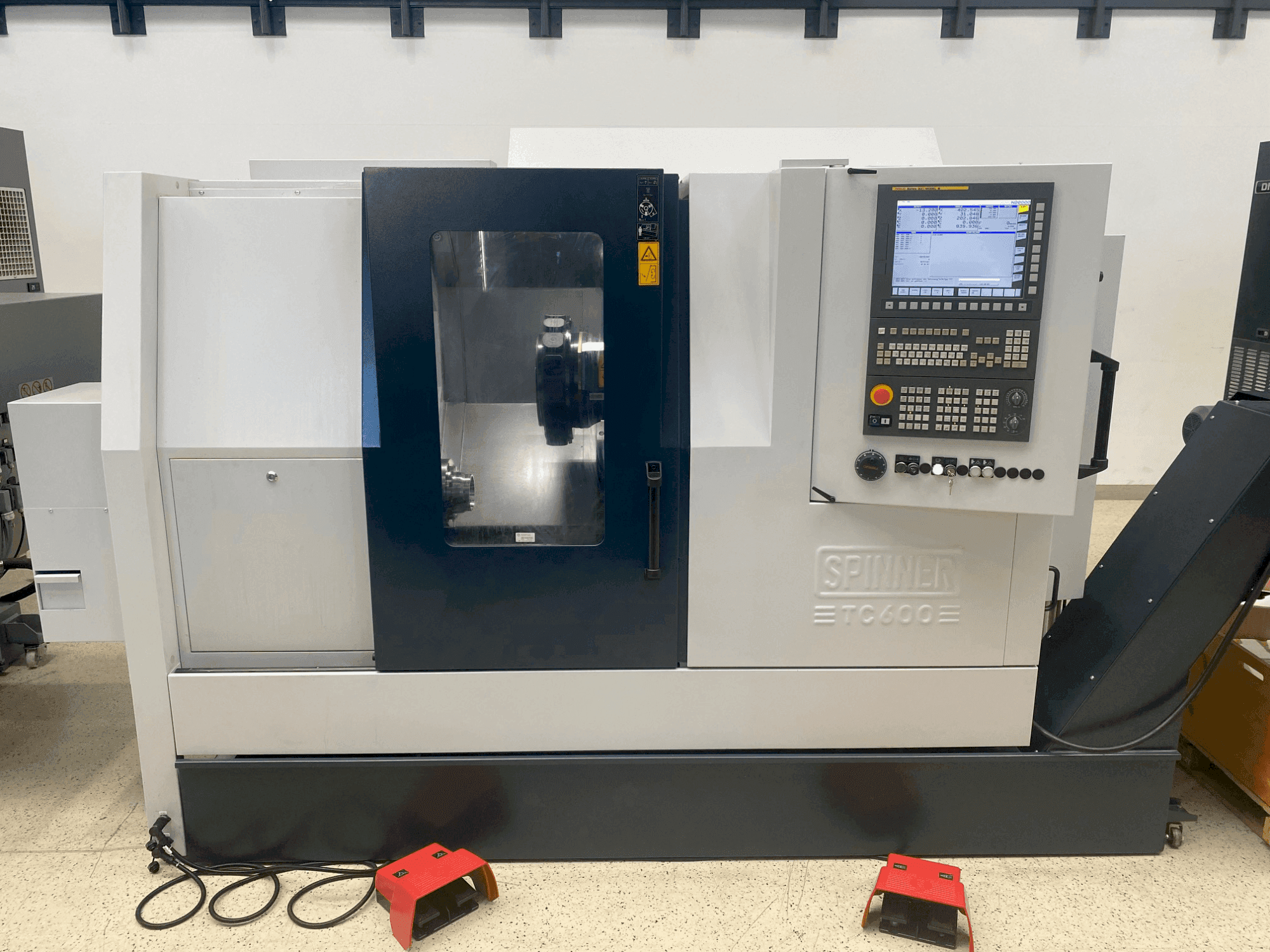 Mašīnas SPINNER TC600-65-MCY pretskats