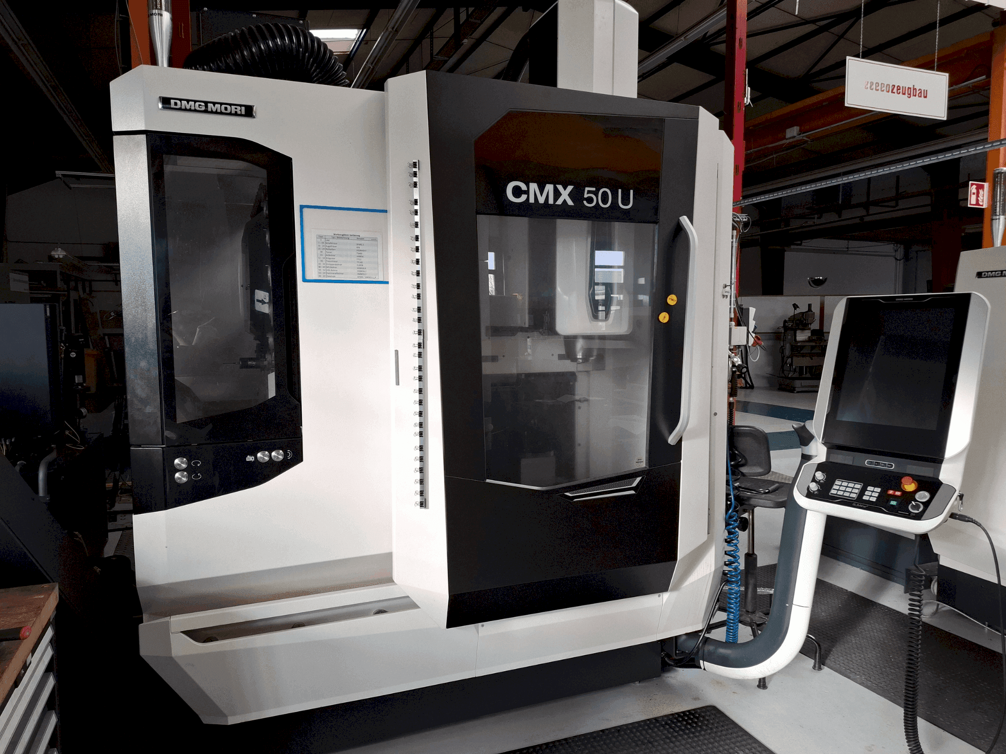 Mašīnas DMG MORI CMX 50U pretskats