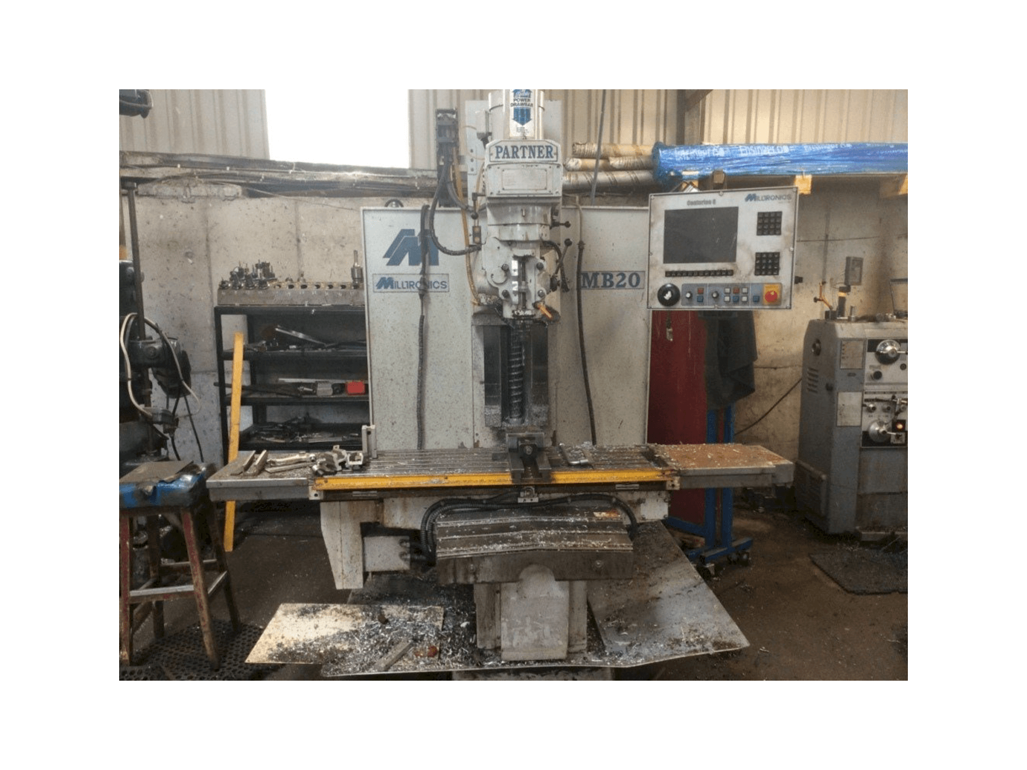 Mašīnas MILLTRONICS MB20 pretskats