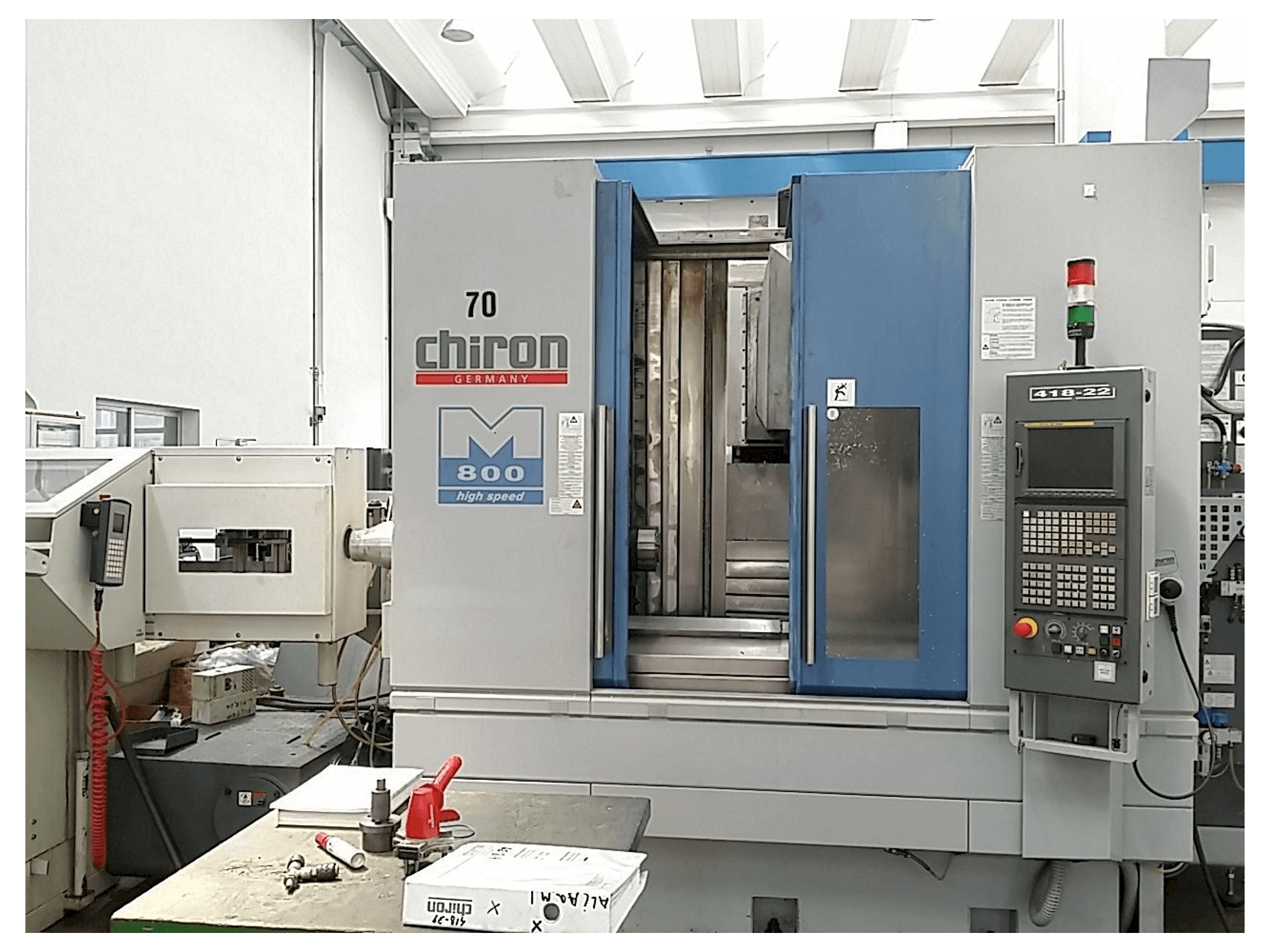 Mašīnas CHIRON Mill 800 pretskats