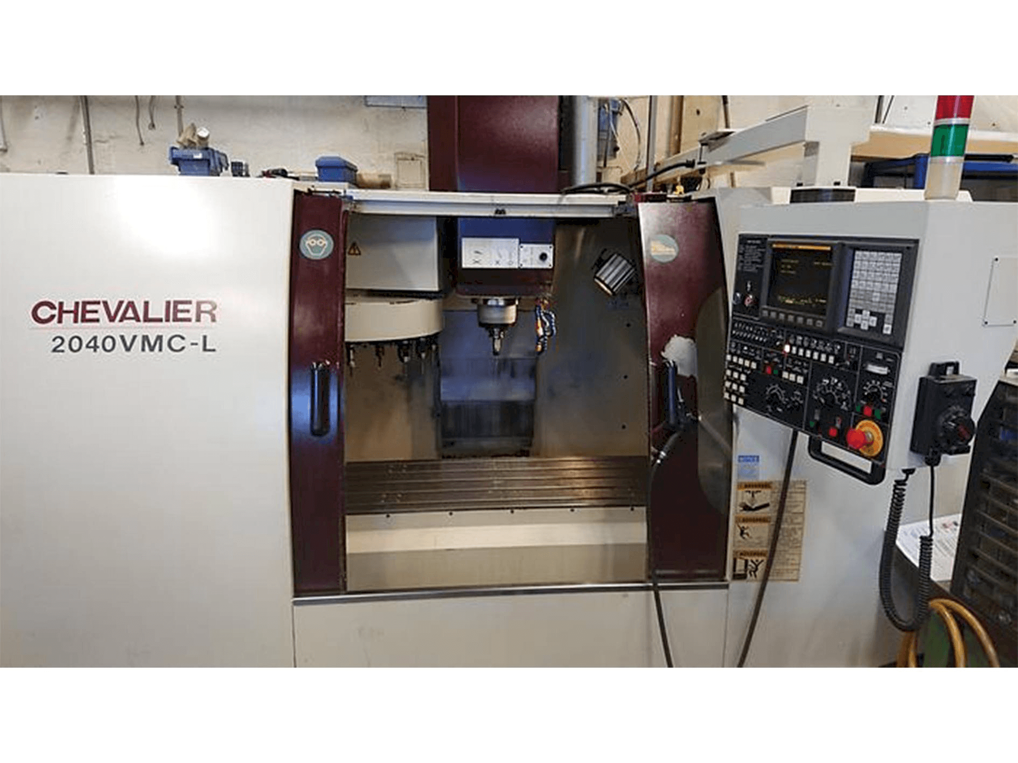 Mašīnas Chevalier 2040 VMC-L pretskats