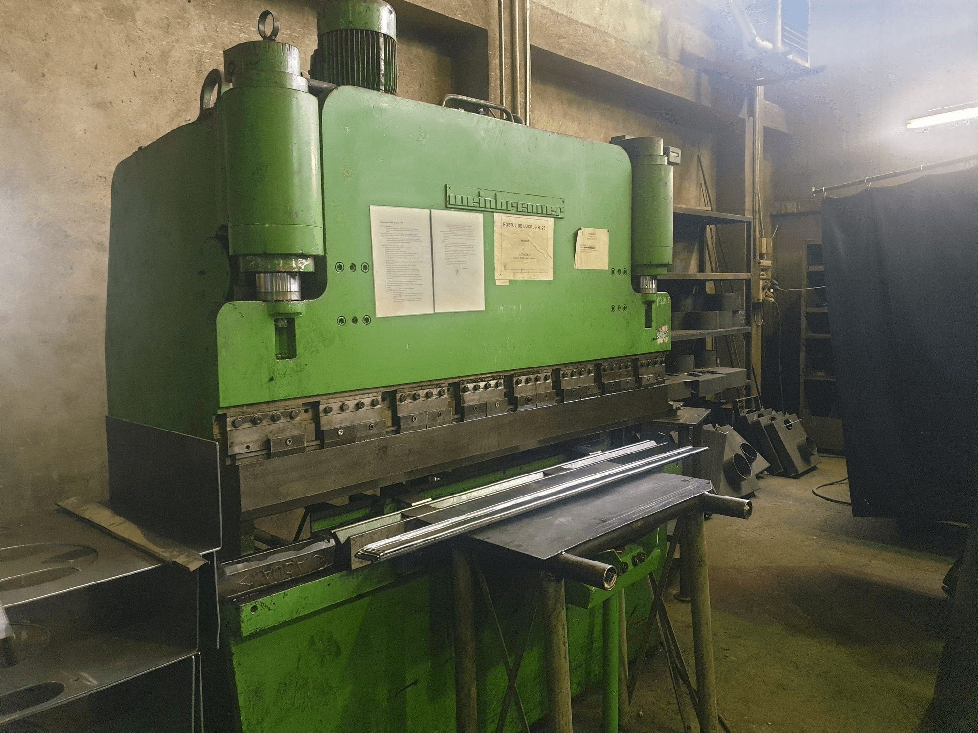 Mašīnas Weinbrenner AP 50/2000 pretskats