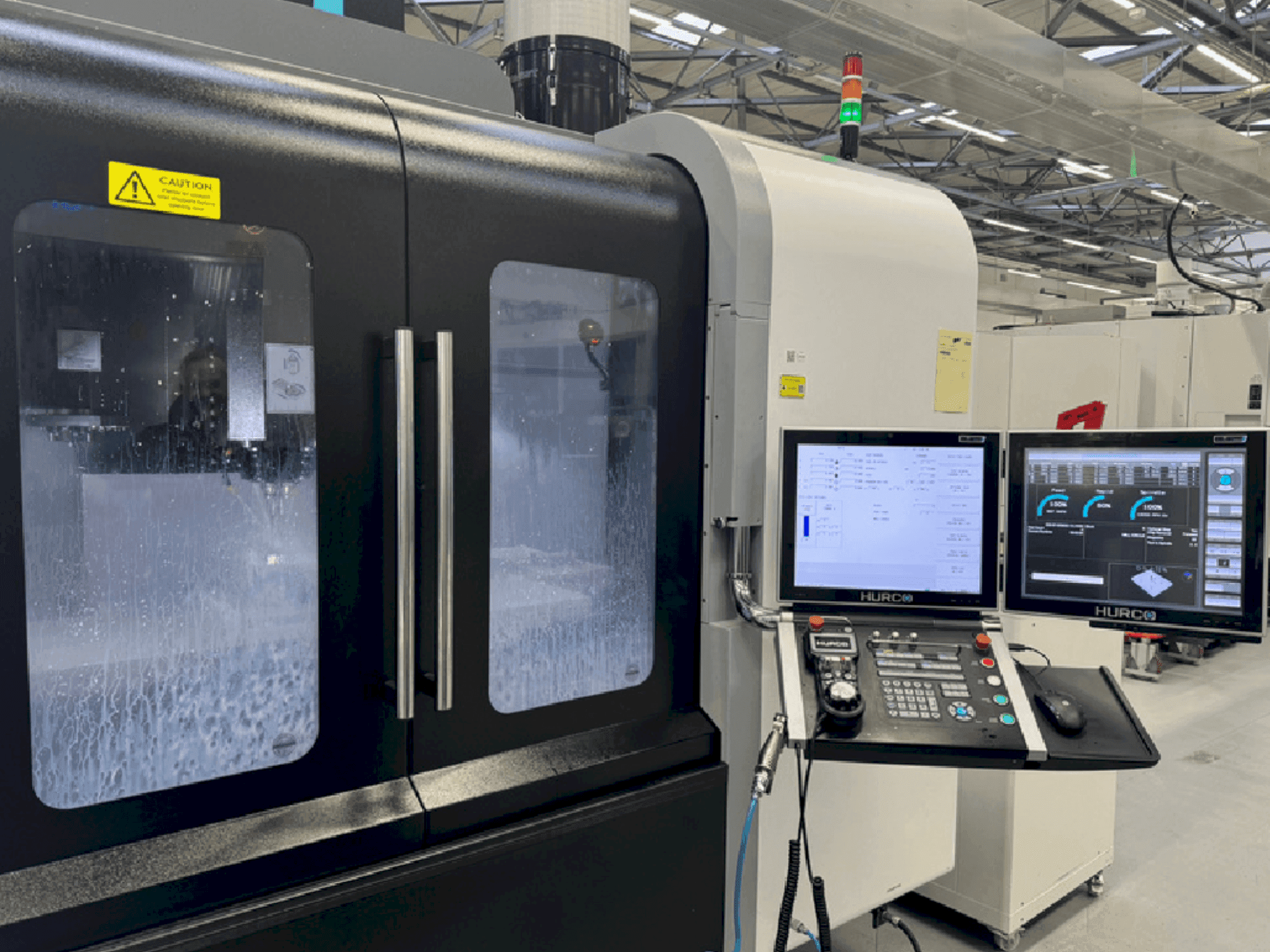 Mašīnas Hurco VMX42HSRTi pretskats