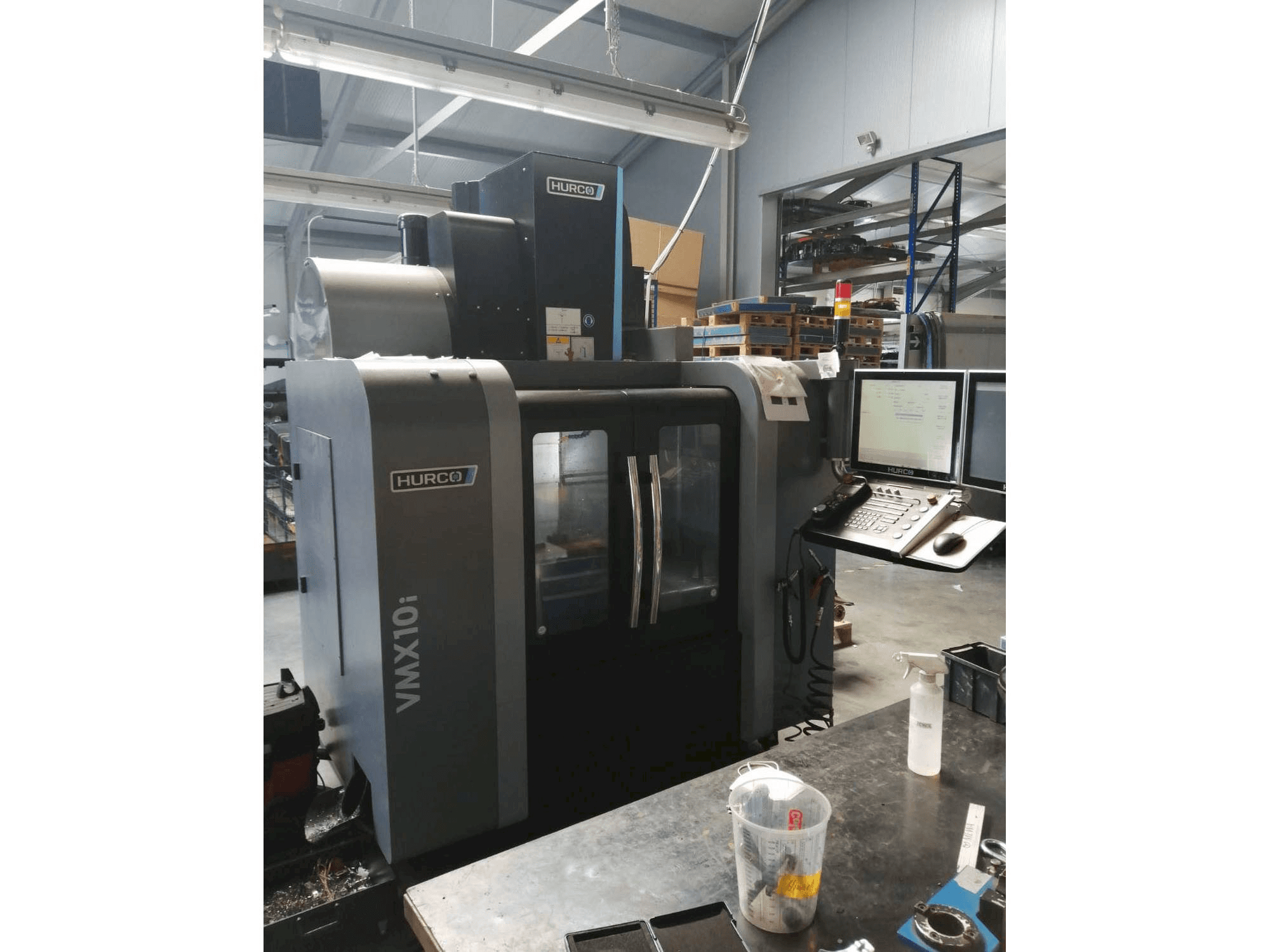 Mašīnas Hurco VMX10i pretskats