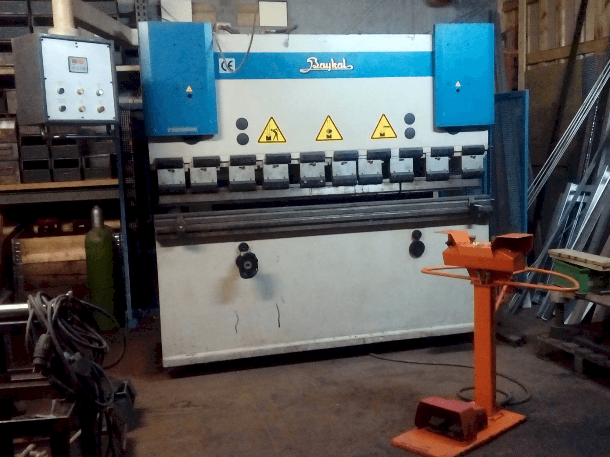 Mašīnas Baykal APH-2103/40 pretskats