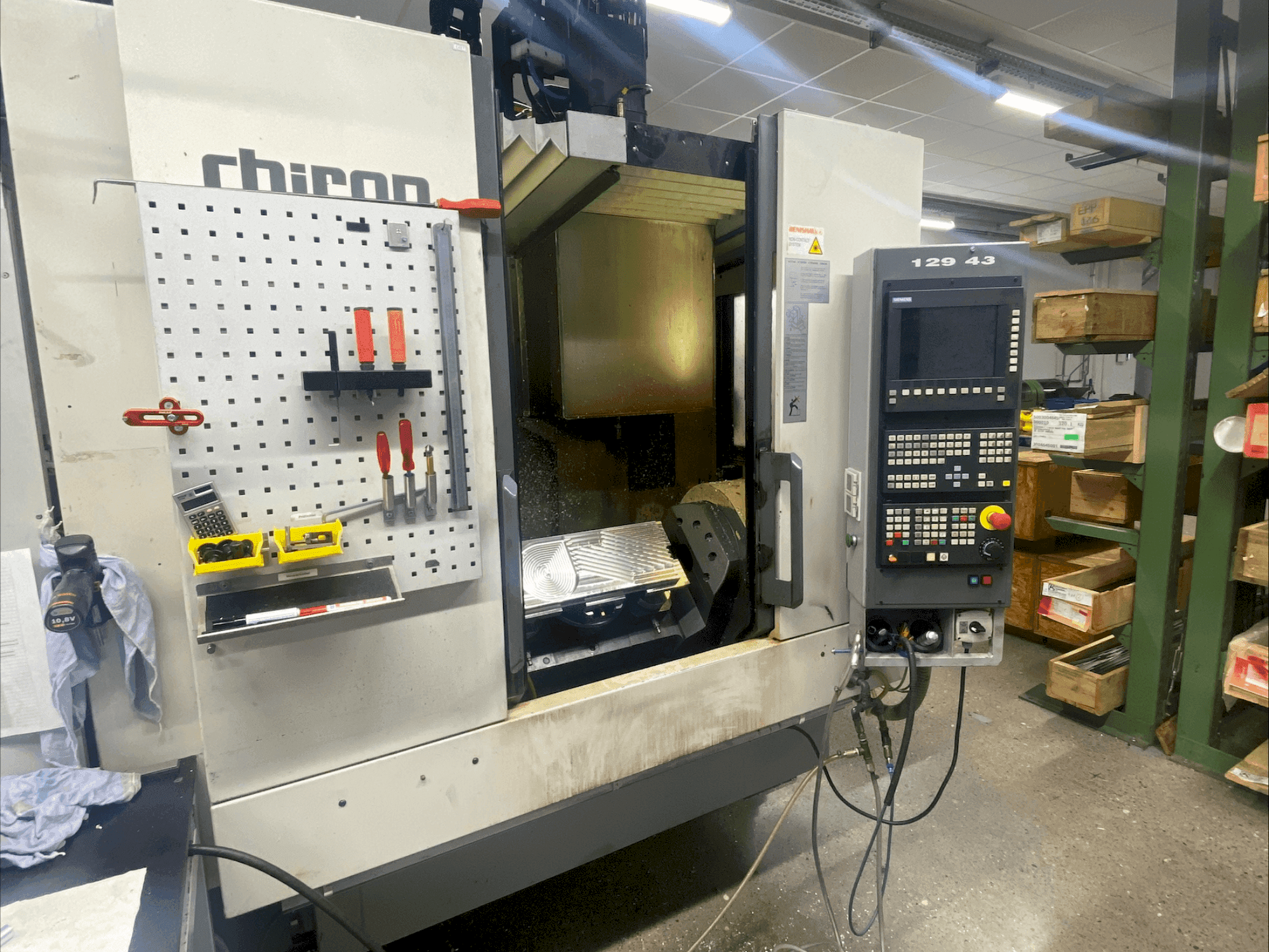 Mašīnas CHIRON FZ 15K S pretskats