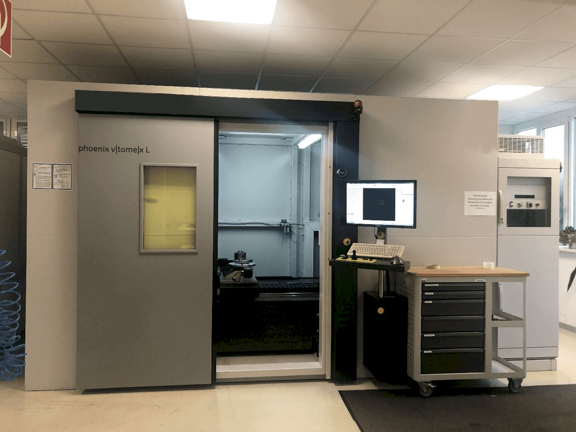 Mašīnas Phoenix V|tome|x L 240 pretskats