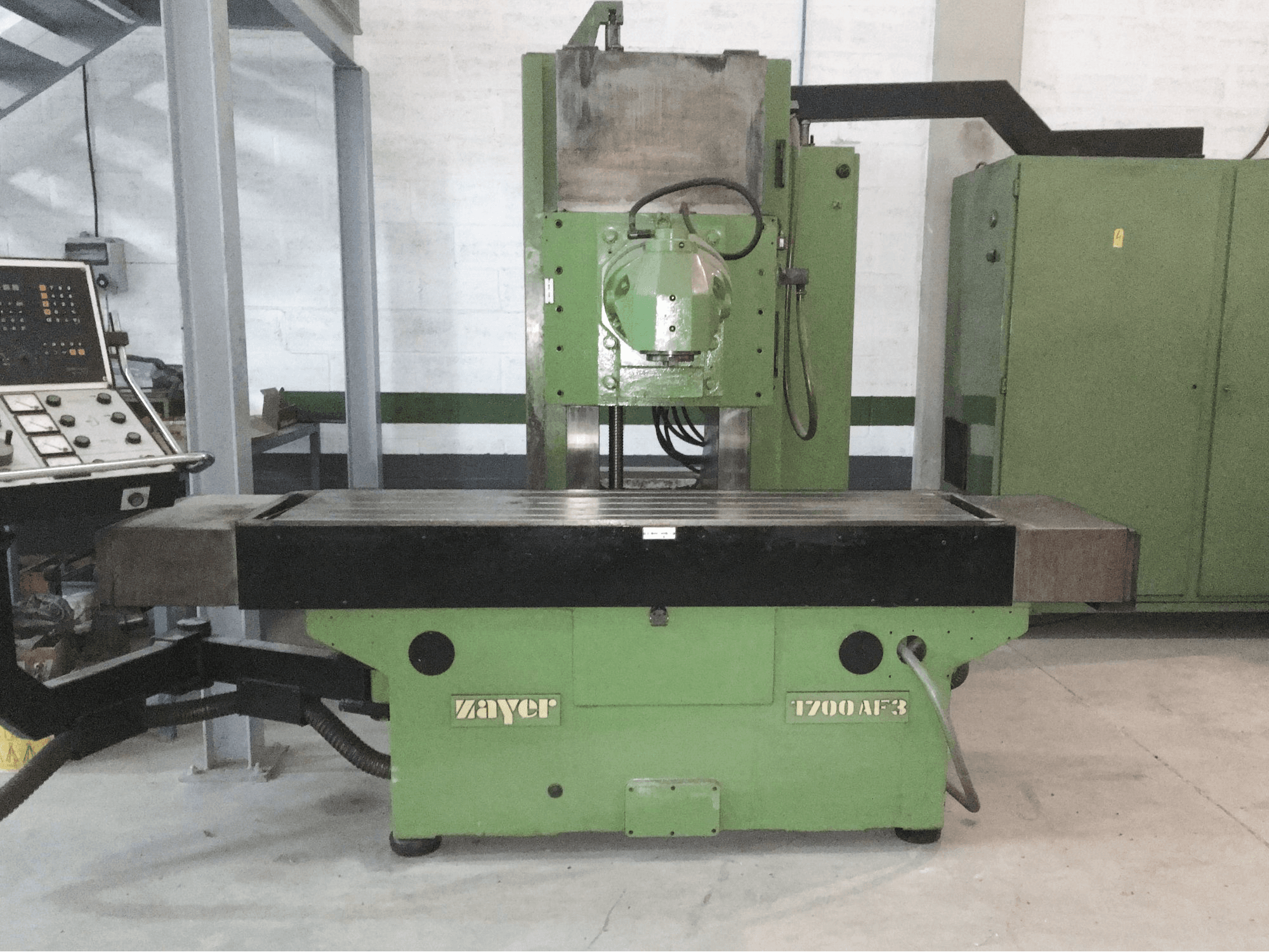 Mašīnas Zayer 1700 AF3 pretskats