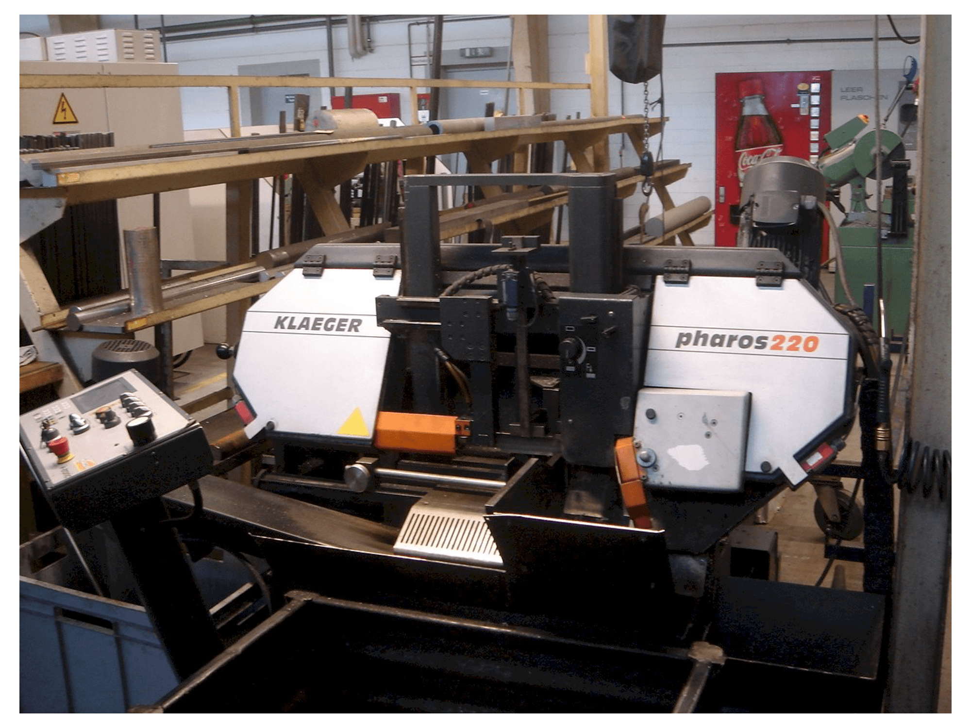 Mašīnas Klaeger Pharos 220 pretskats