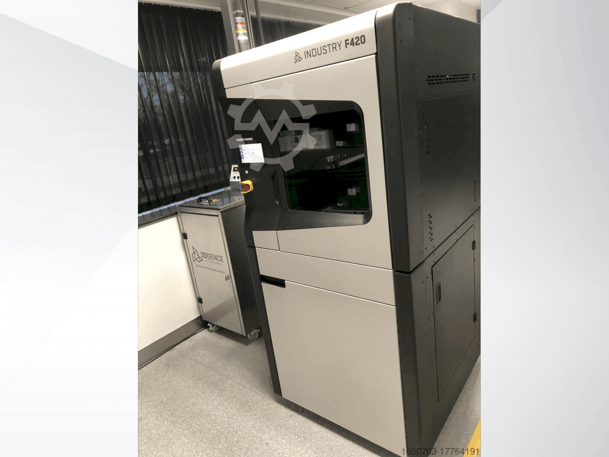Mašīnas 3DGENCE Industry F420 pretskats