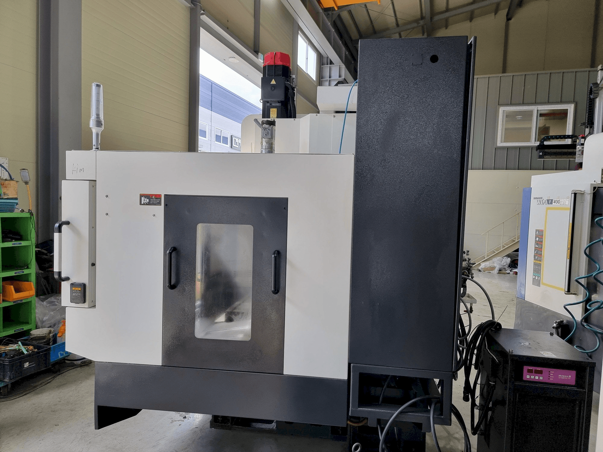 Mašīnas Hyundai Wia F400 pretskats