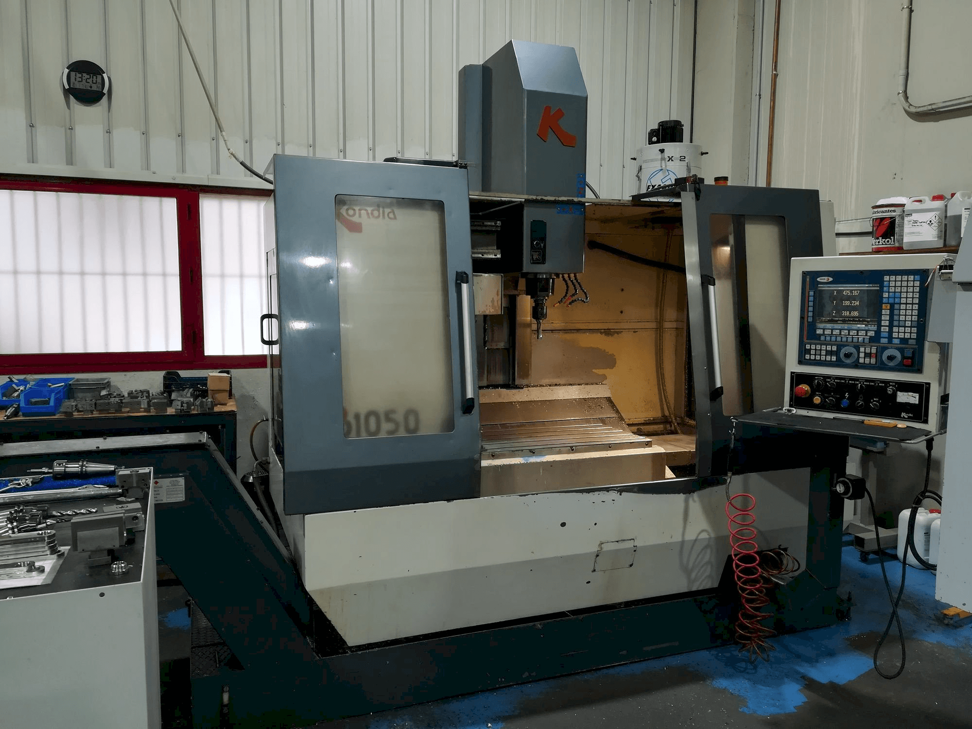 Mašīnas KONDIA B1050 pretskats