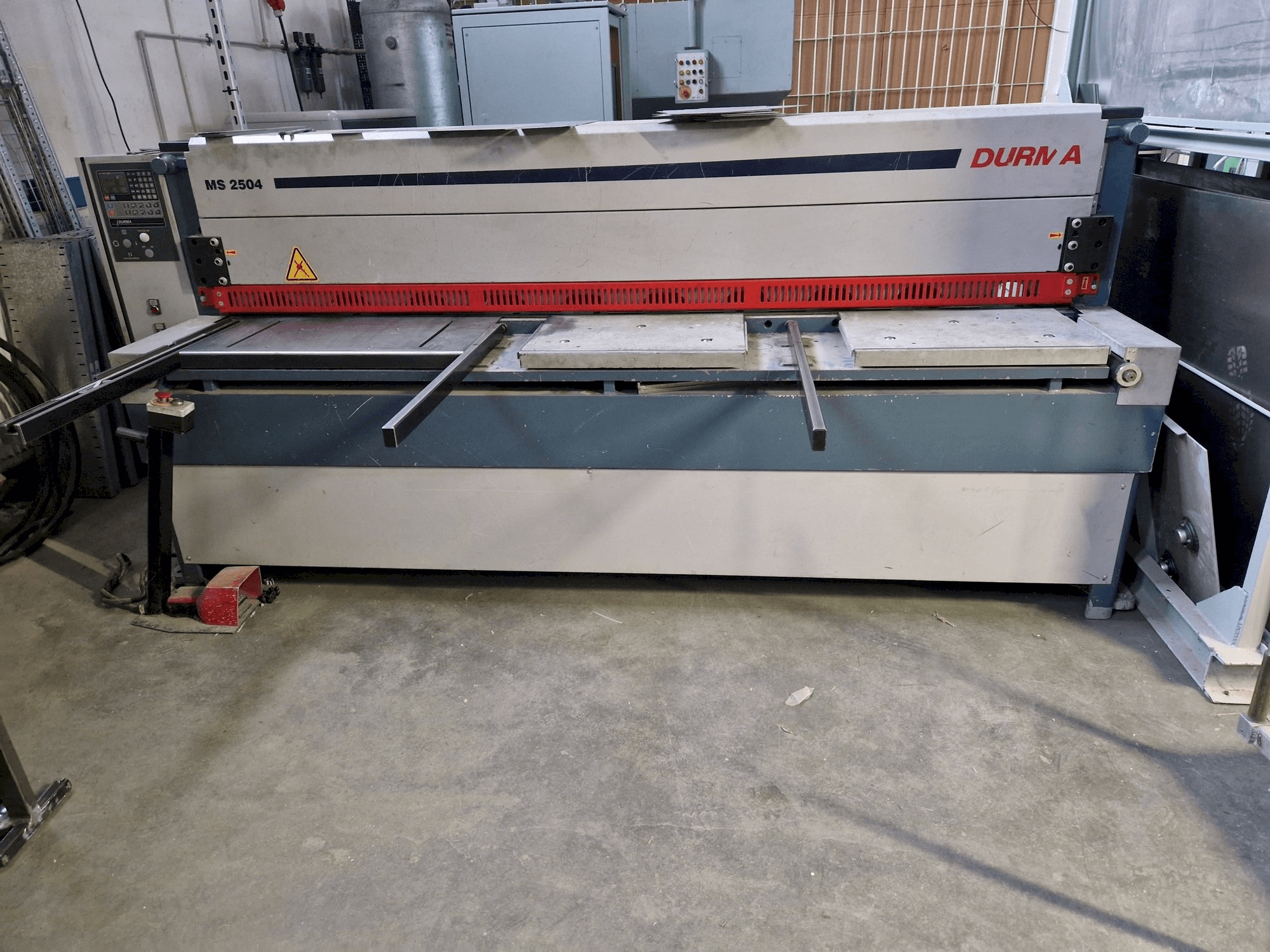 Mašīnas Durma MS 2504 pretskats