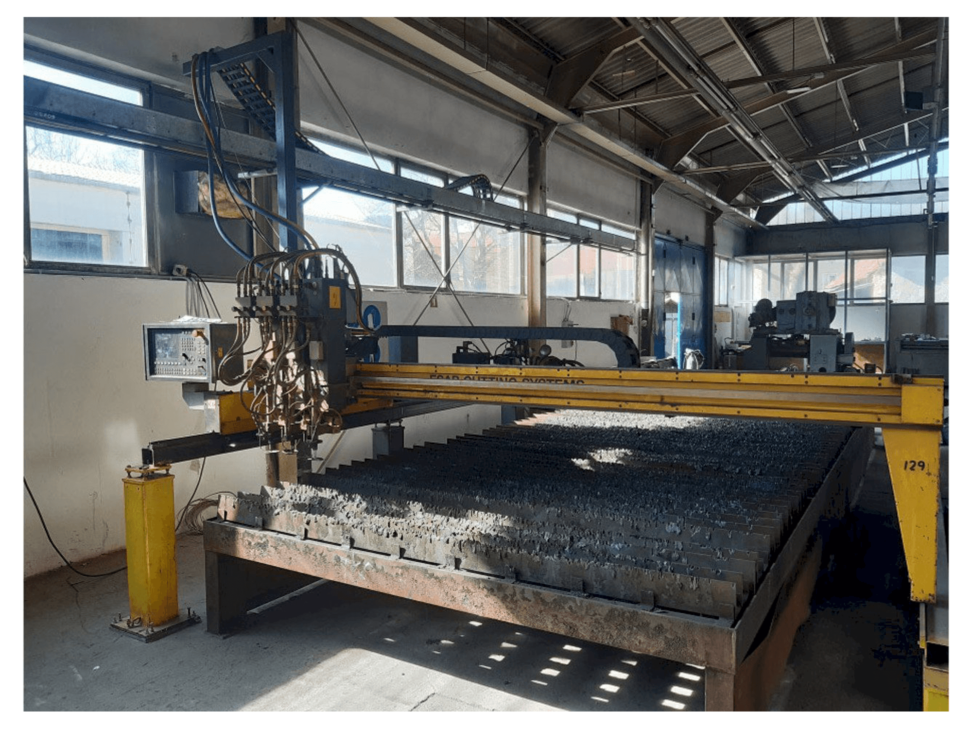 Mašīnas ESAB CXC-P3500 pretskats