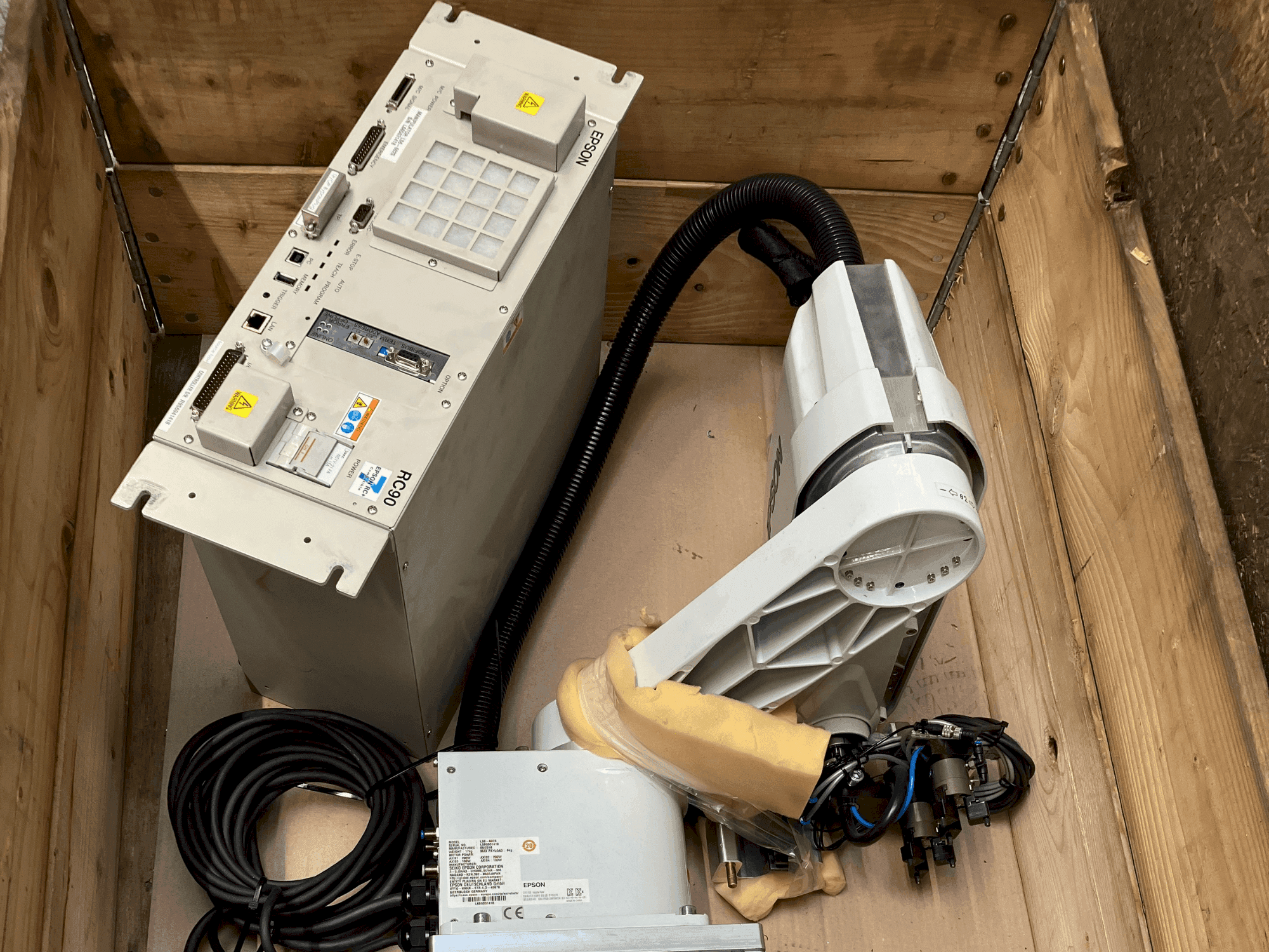 Mašīnas EPSON LS3-401S pretskats