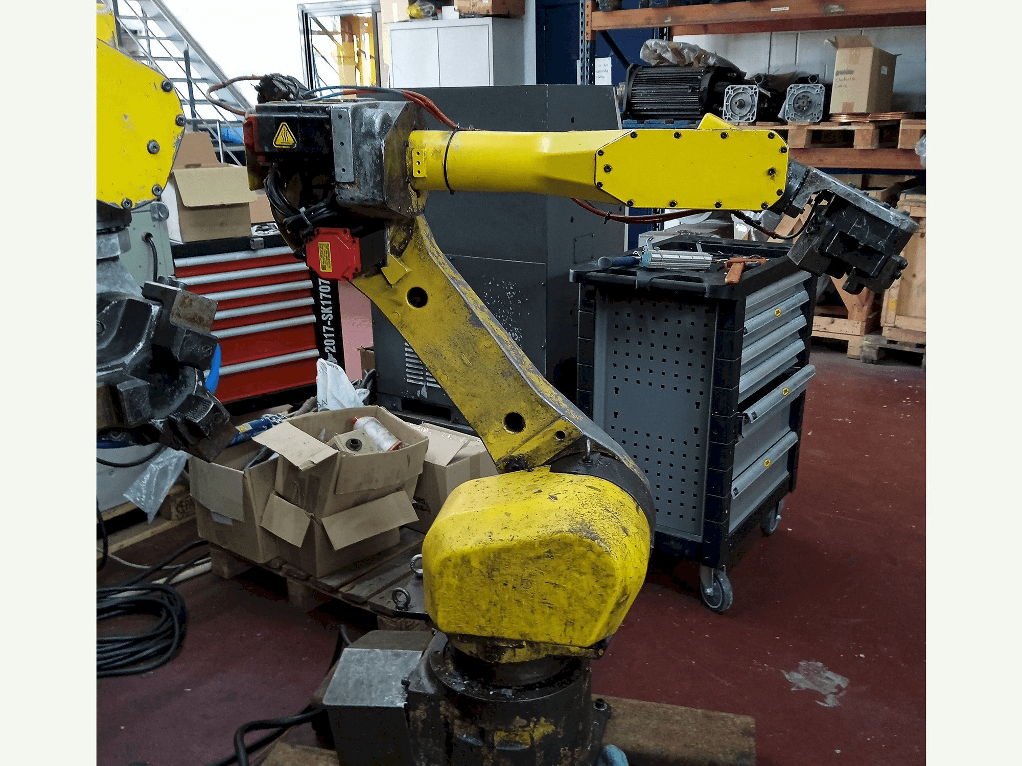 Mašīnas FANUC M-16IB pretskats