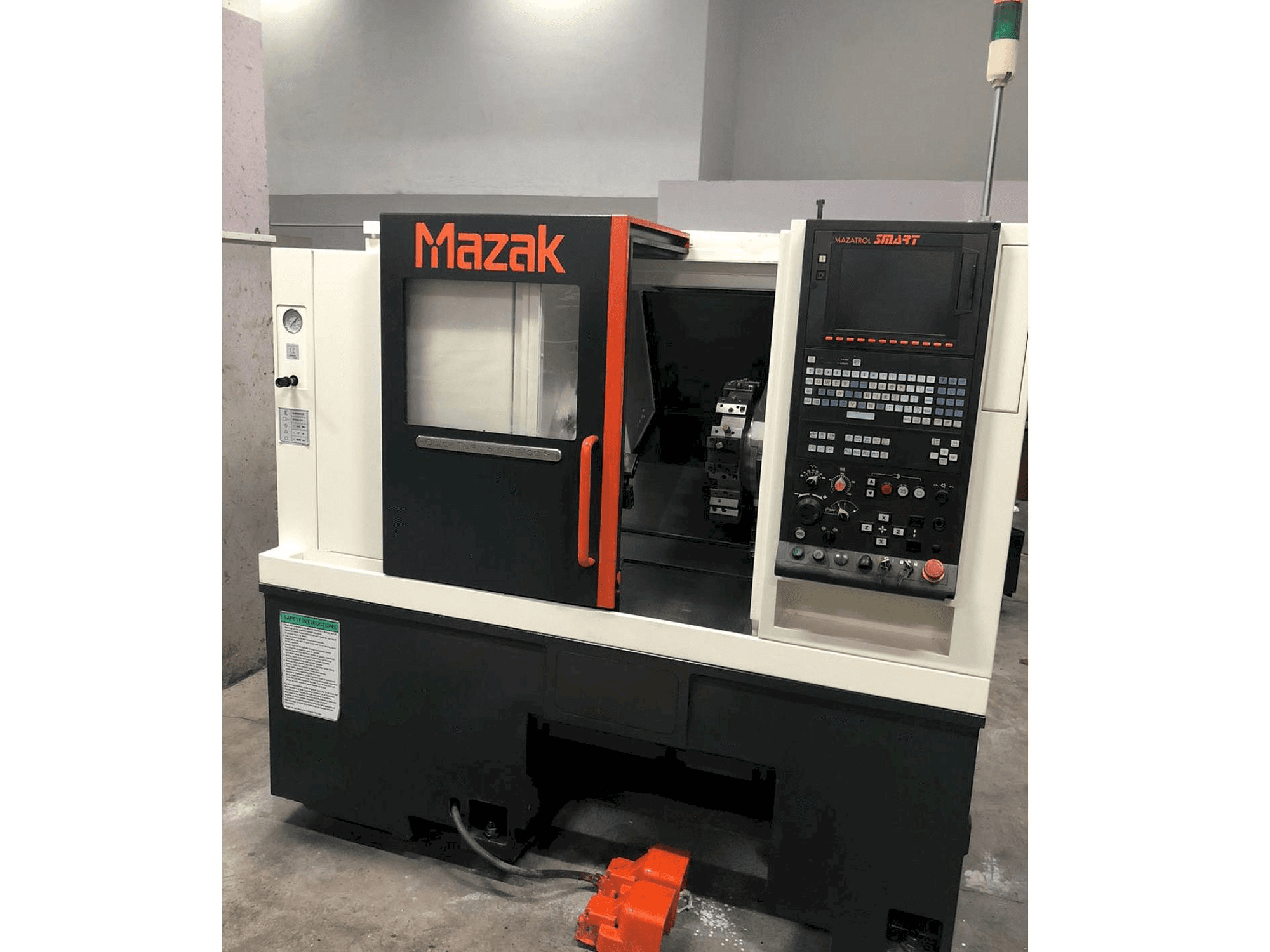 Mašīnas Mazak Quick Turn Smart 100 S pretskats