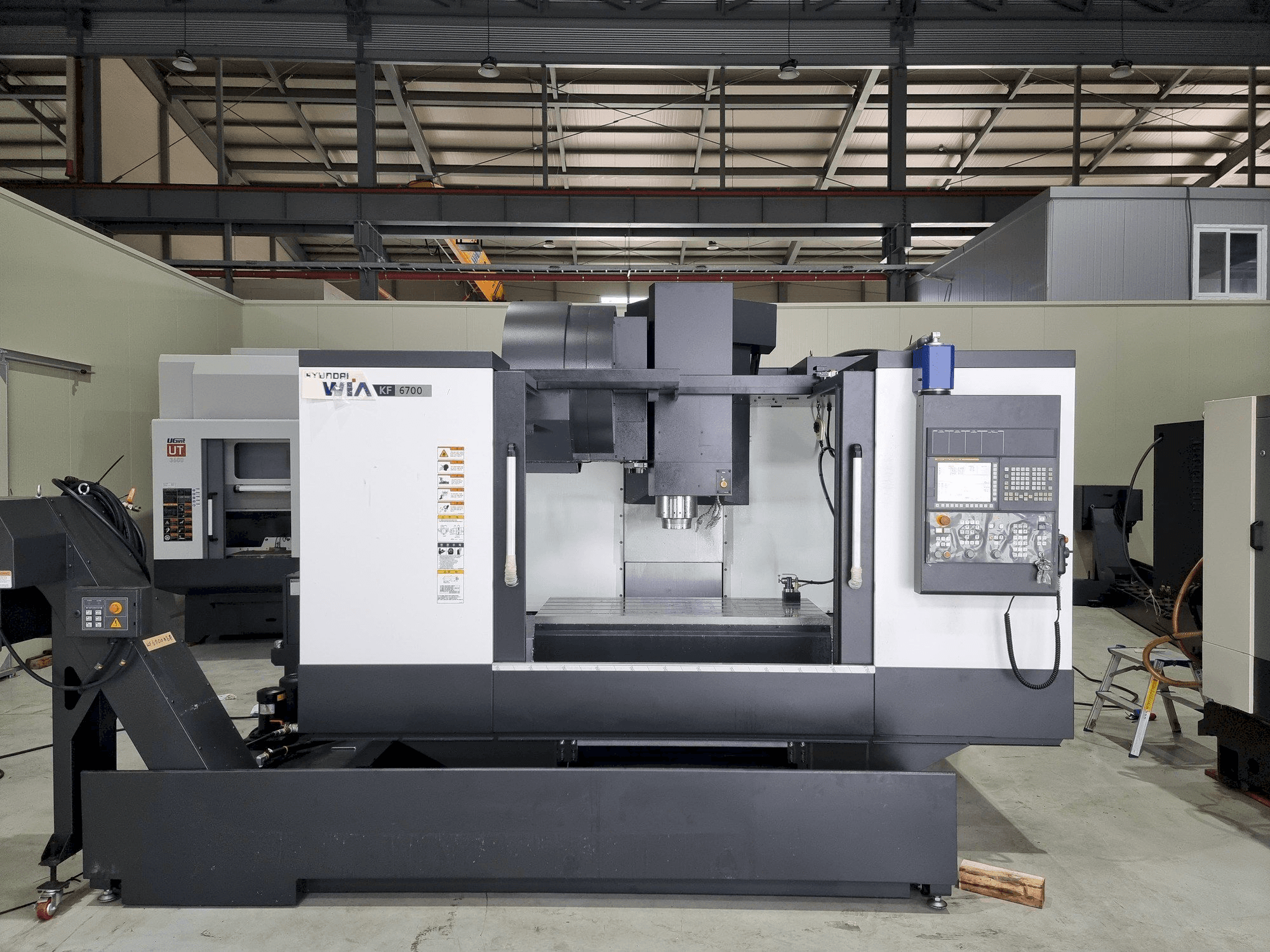 Mašīnas Hyundai Wia KF 6700 pretskats