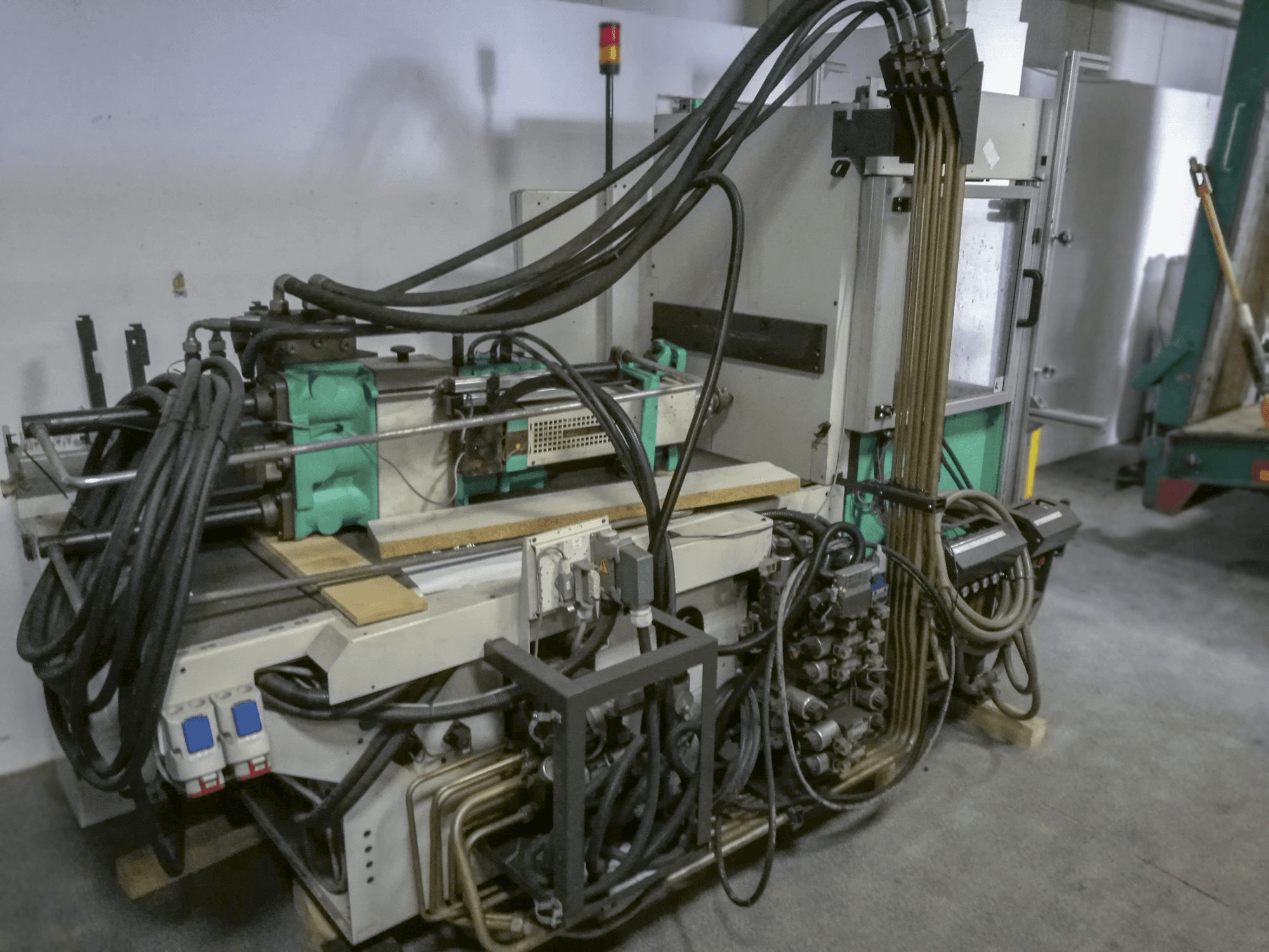 Mašīnas Arburg 420C 800-250 pretskats