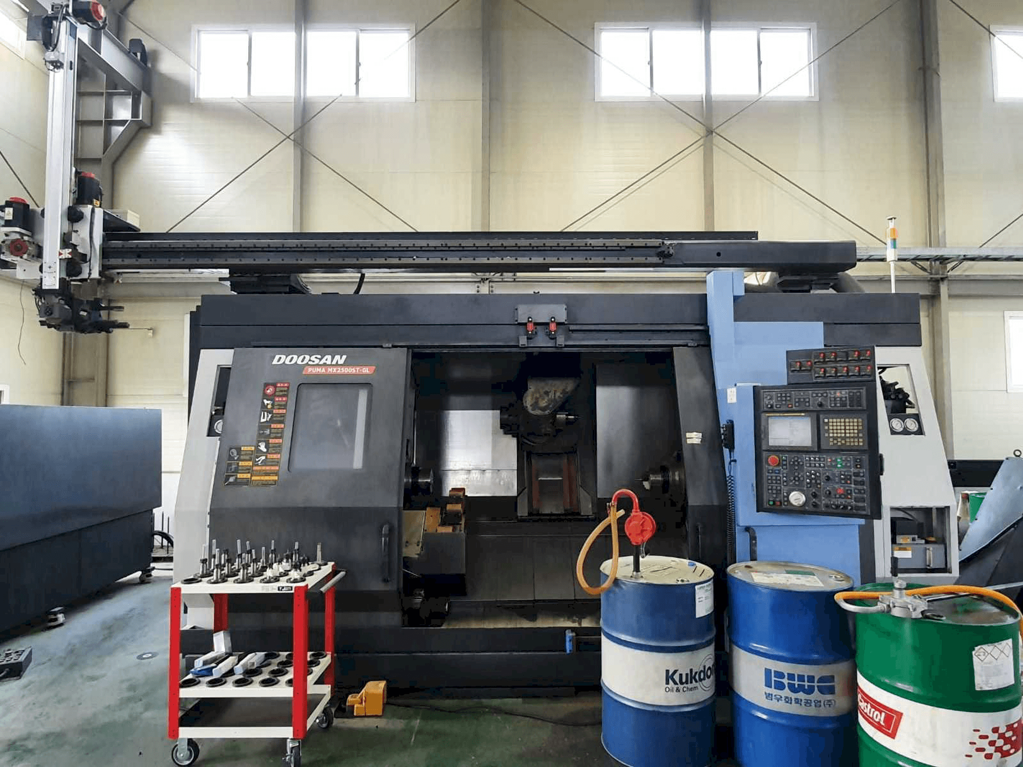Mašīnas Doosan Puma MX2500ST-GL pretskats