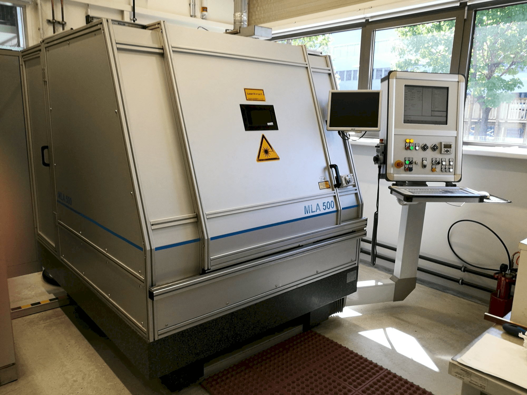 Mašīnas LLT APPLIKATION MLA 500 pretskats