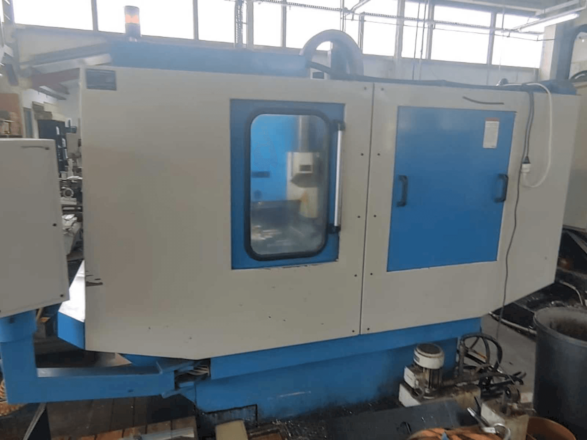 Mašīnas KONDIA CM-60 pretskats