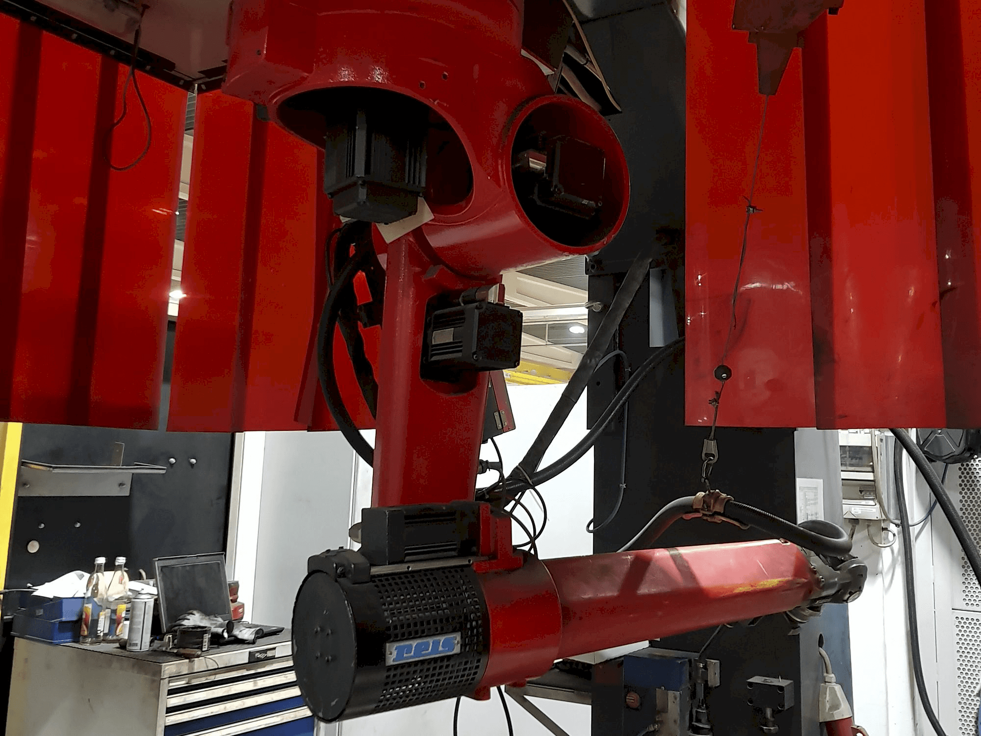 Mašīnas Reis Robotics RV30-16 pretskats