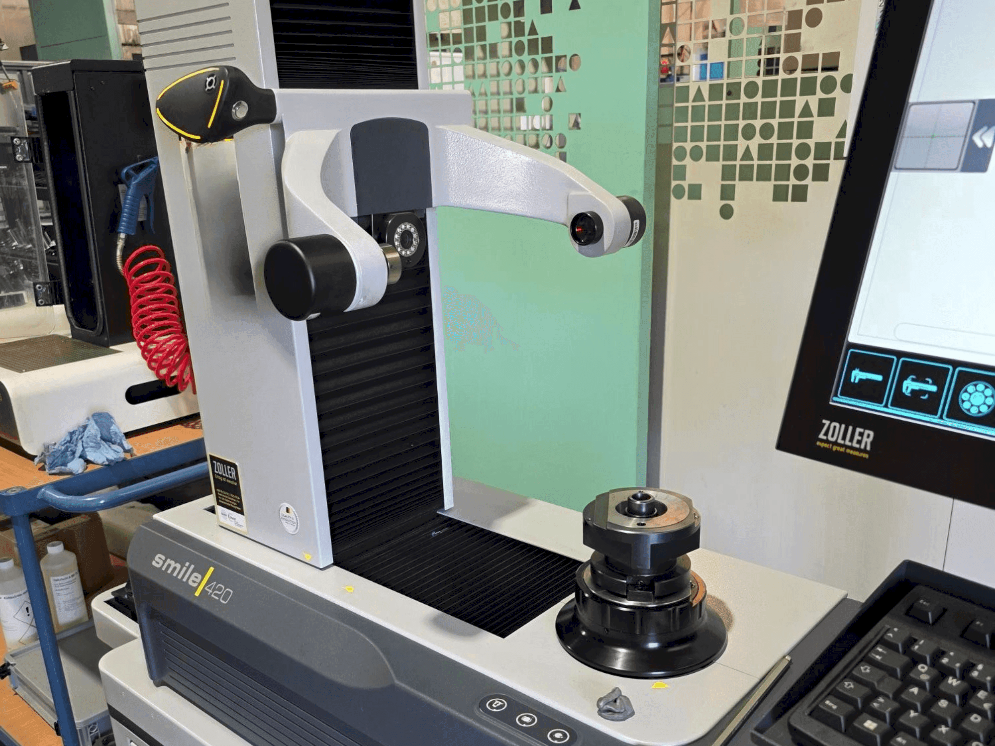 Mašīnas Zoller Smile 420 pretskats