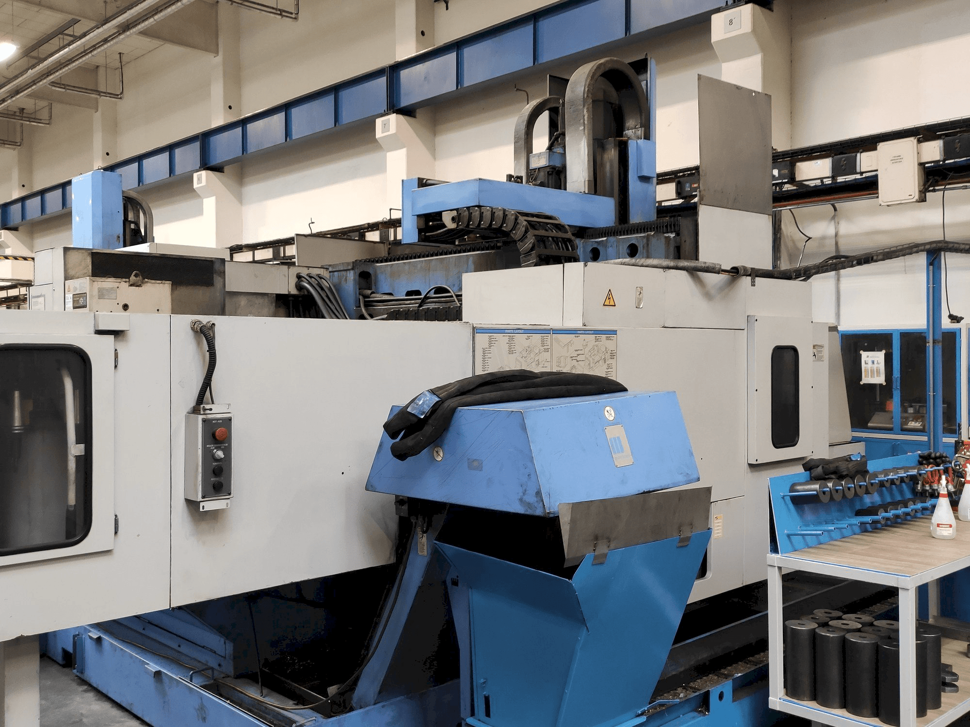 Mašīnas Mazak FJV 60/80 pretskats