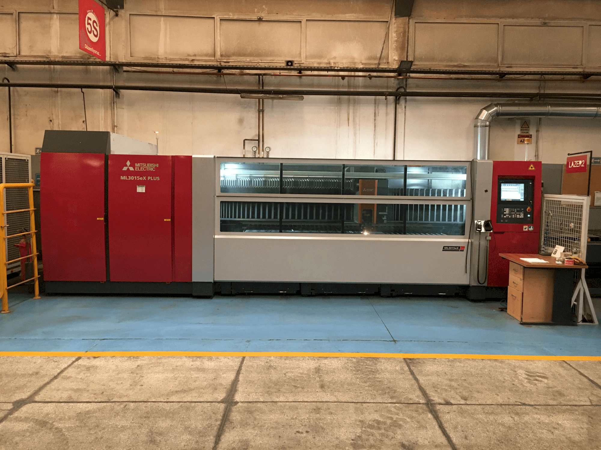 Mašīnas Mitsubishi MI3015eX-Plus pretskats