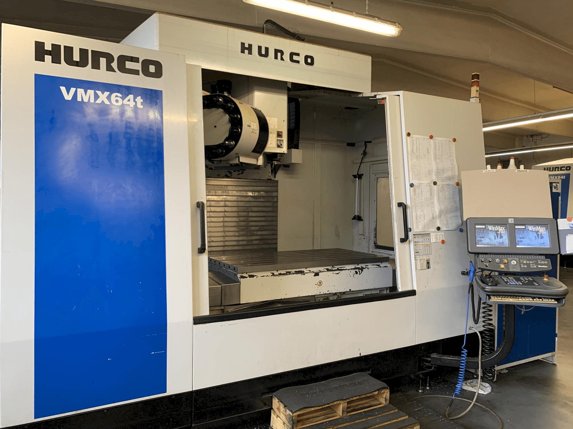 Mašīnas Hurco VMX 64 T pretskats