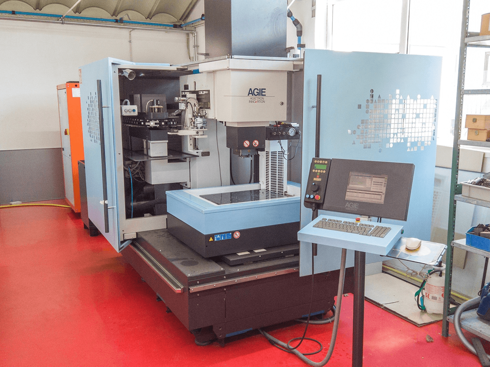 Mašīnas AGIE AGIETRON INNOVATION 2 pretskats