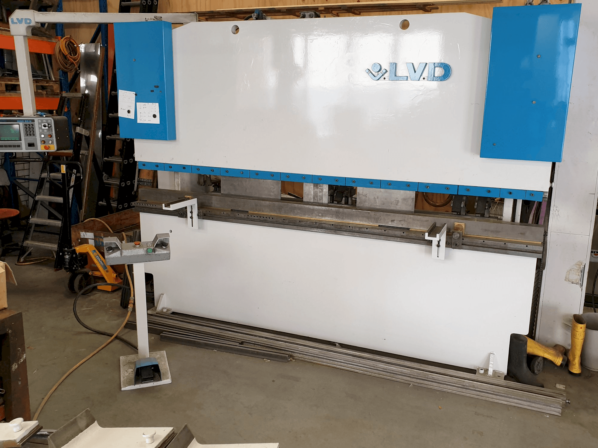 Mašīnas LVD PPI 135/30 skats no labās puses