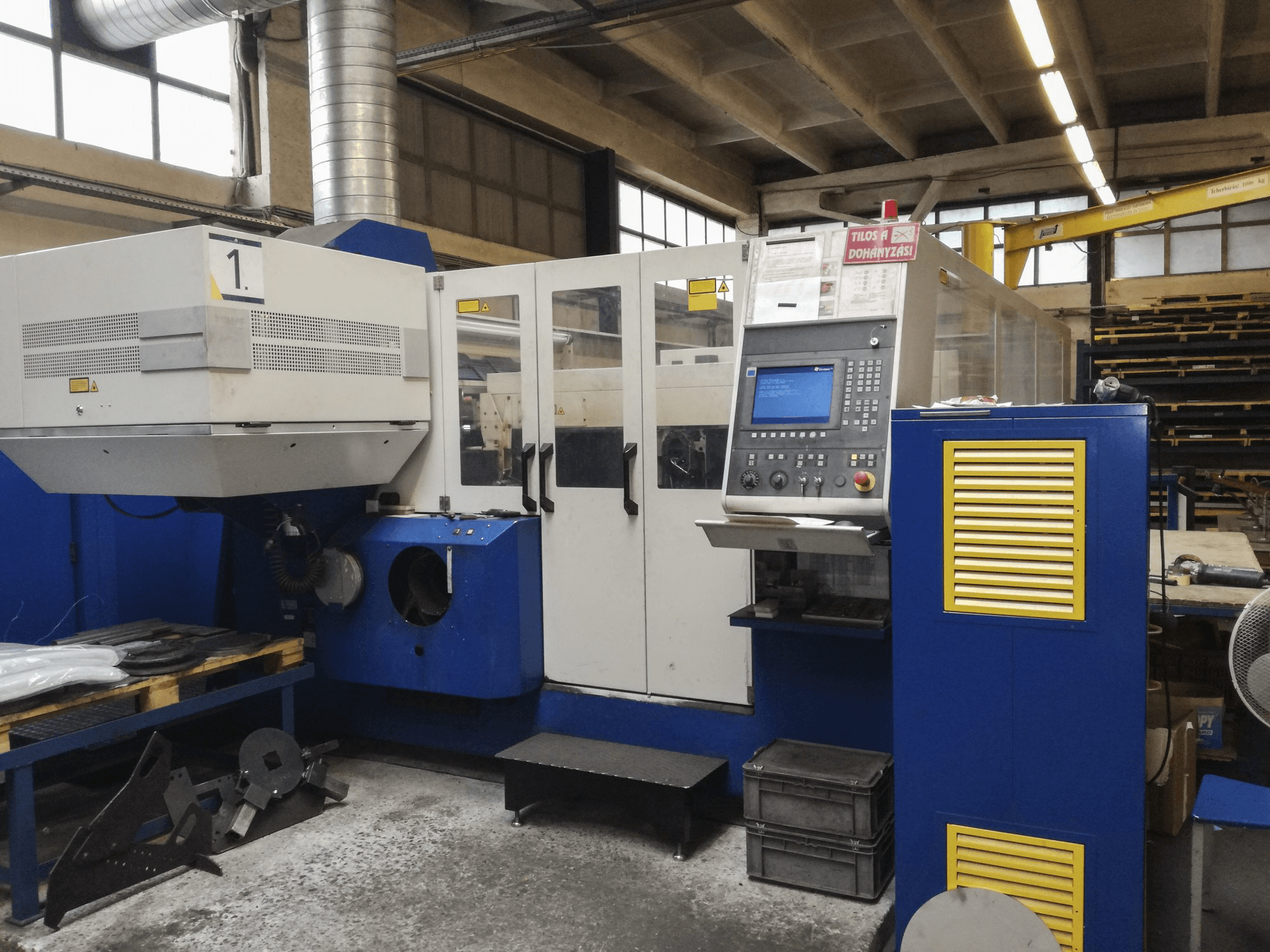 Mašīnas Trumpf TruLaser L3030 skats no labās puses