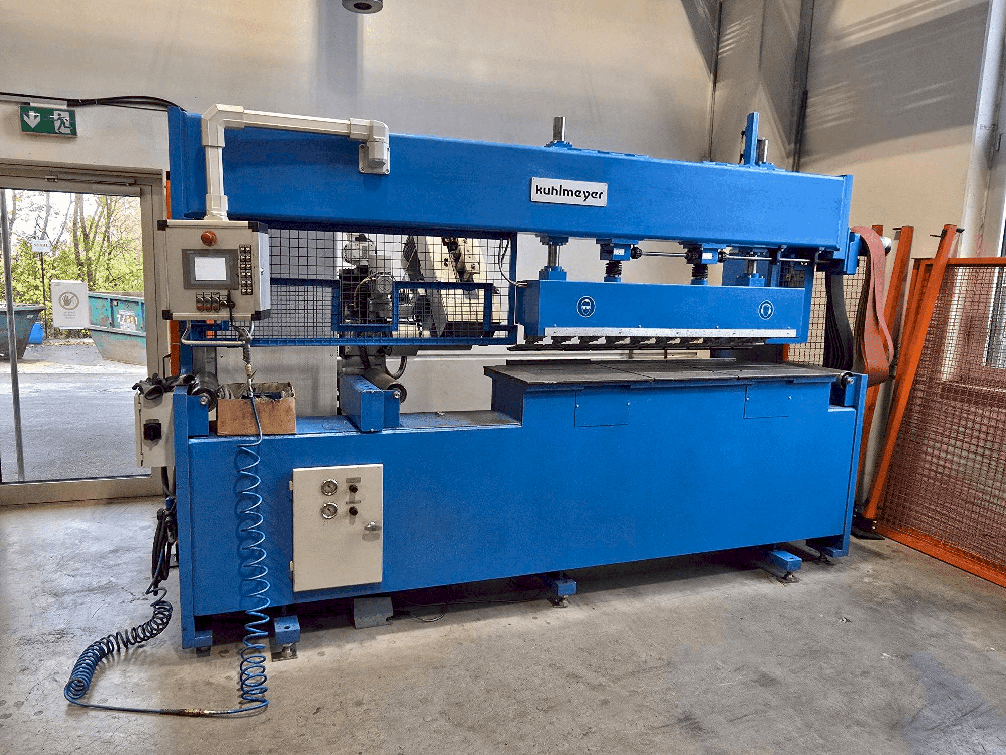 Mašīnas KUHLMEYER Fasen Fix 4.1-1500 pretskats