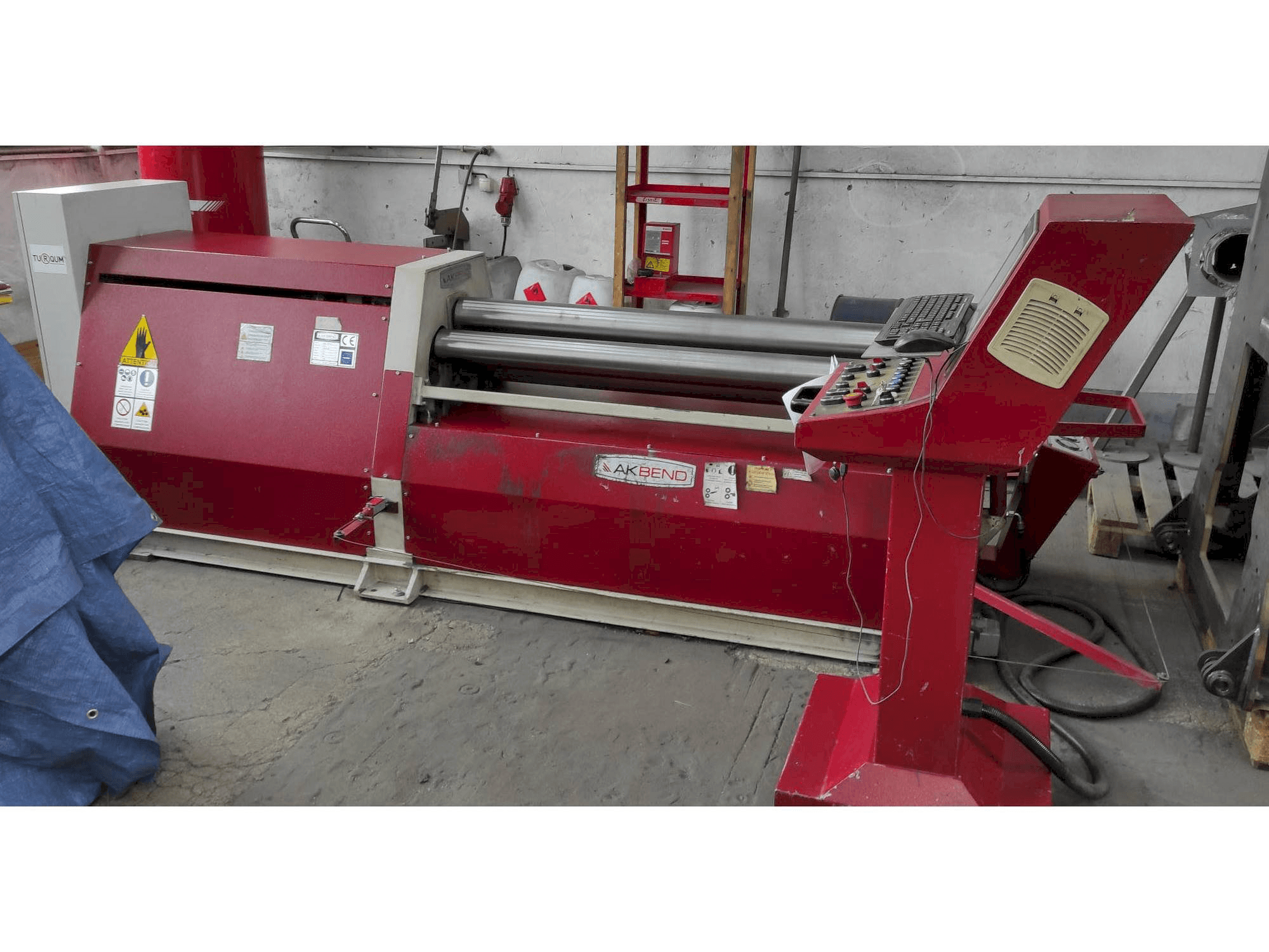 Mašīnas AKBEND AHS 15/4-6 pretskats