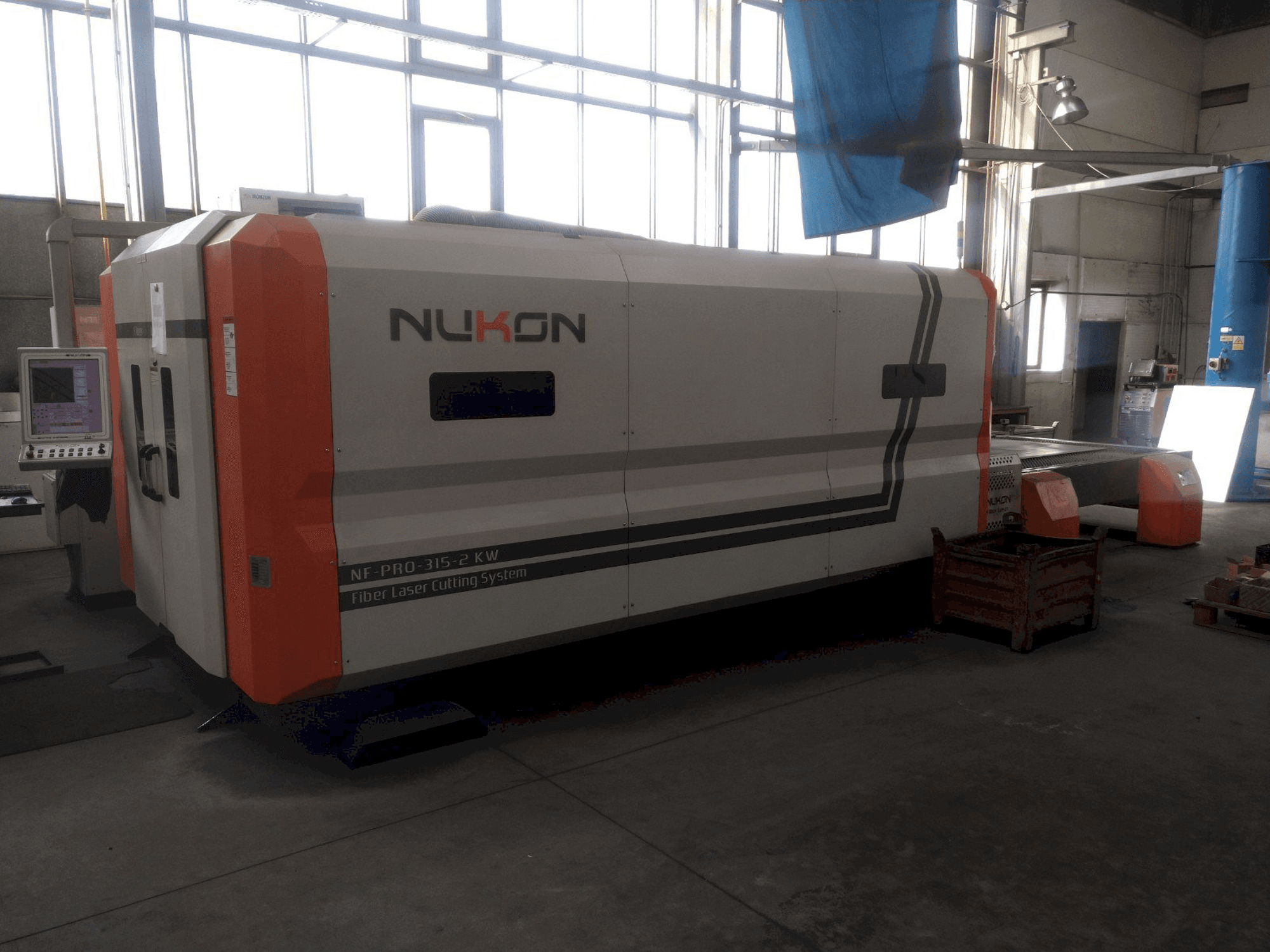Mašīnas NUKON NF PRO 315 pretskats