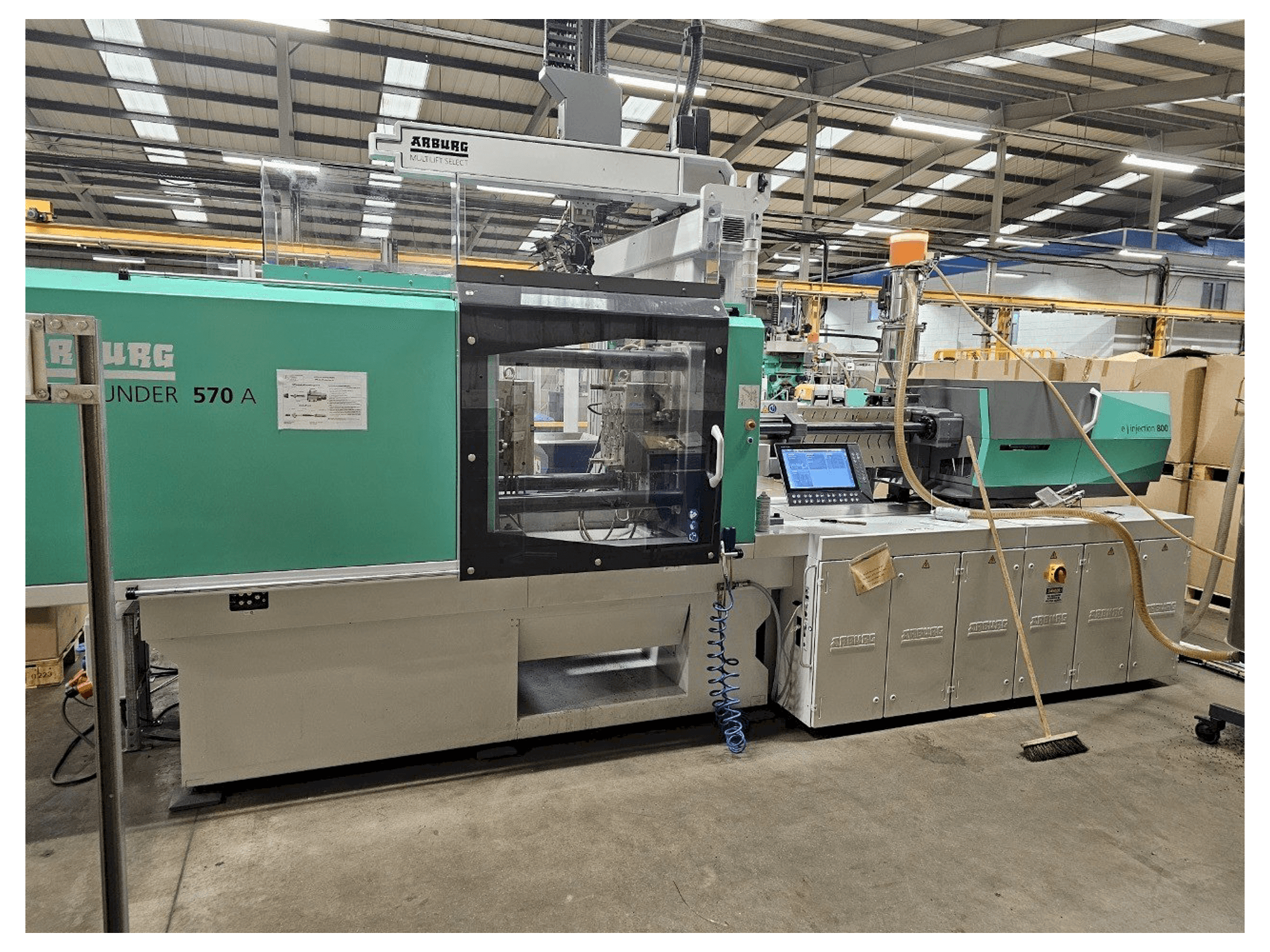 Mašīnas Arburg Allrounder 570 A 2000-800 pretskats