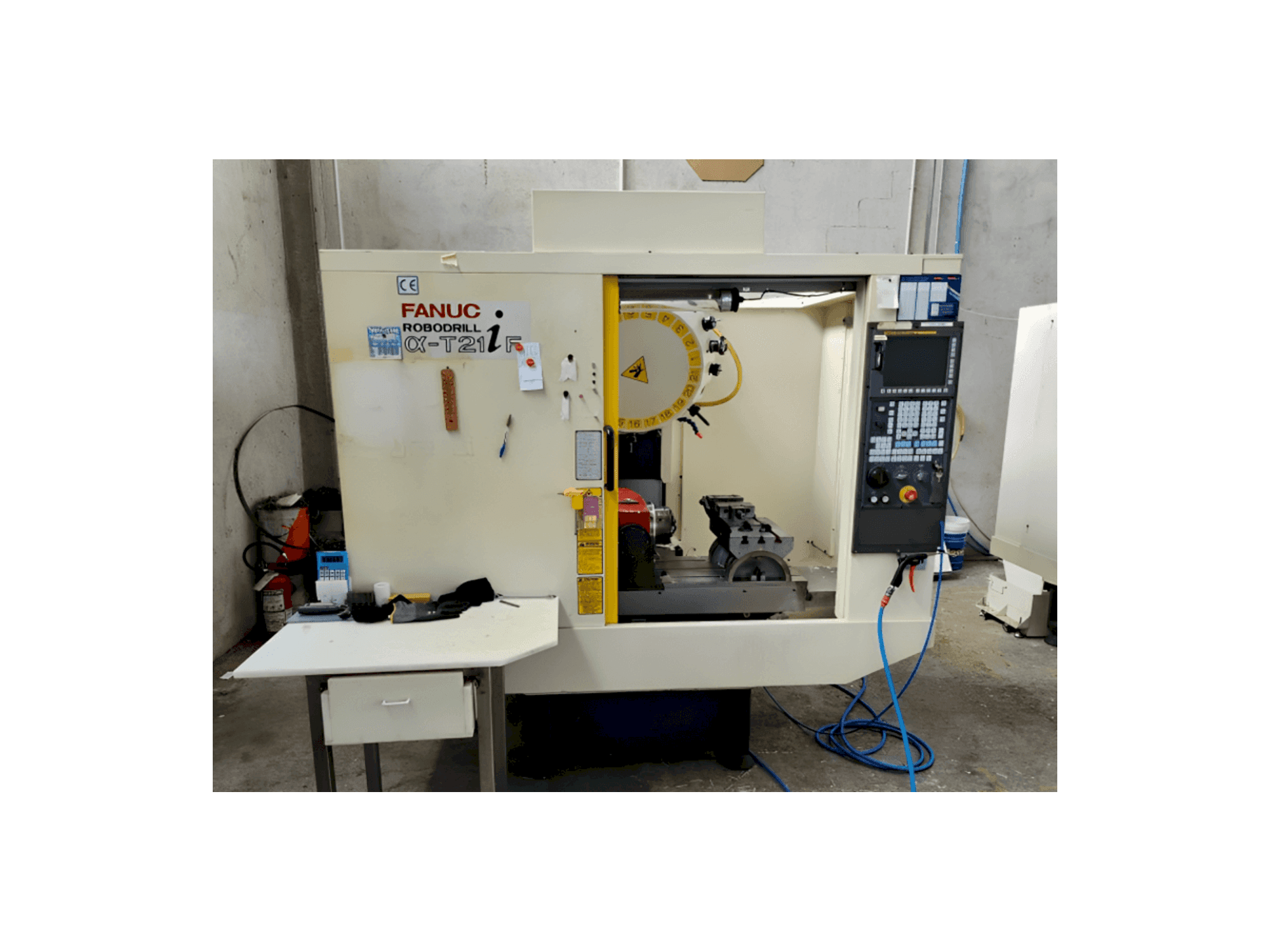 Mašīnas FANUC Robodrill Alpha T21iF pretskats