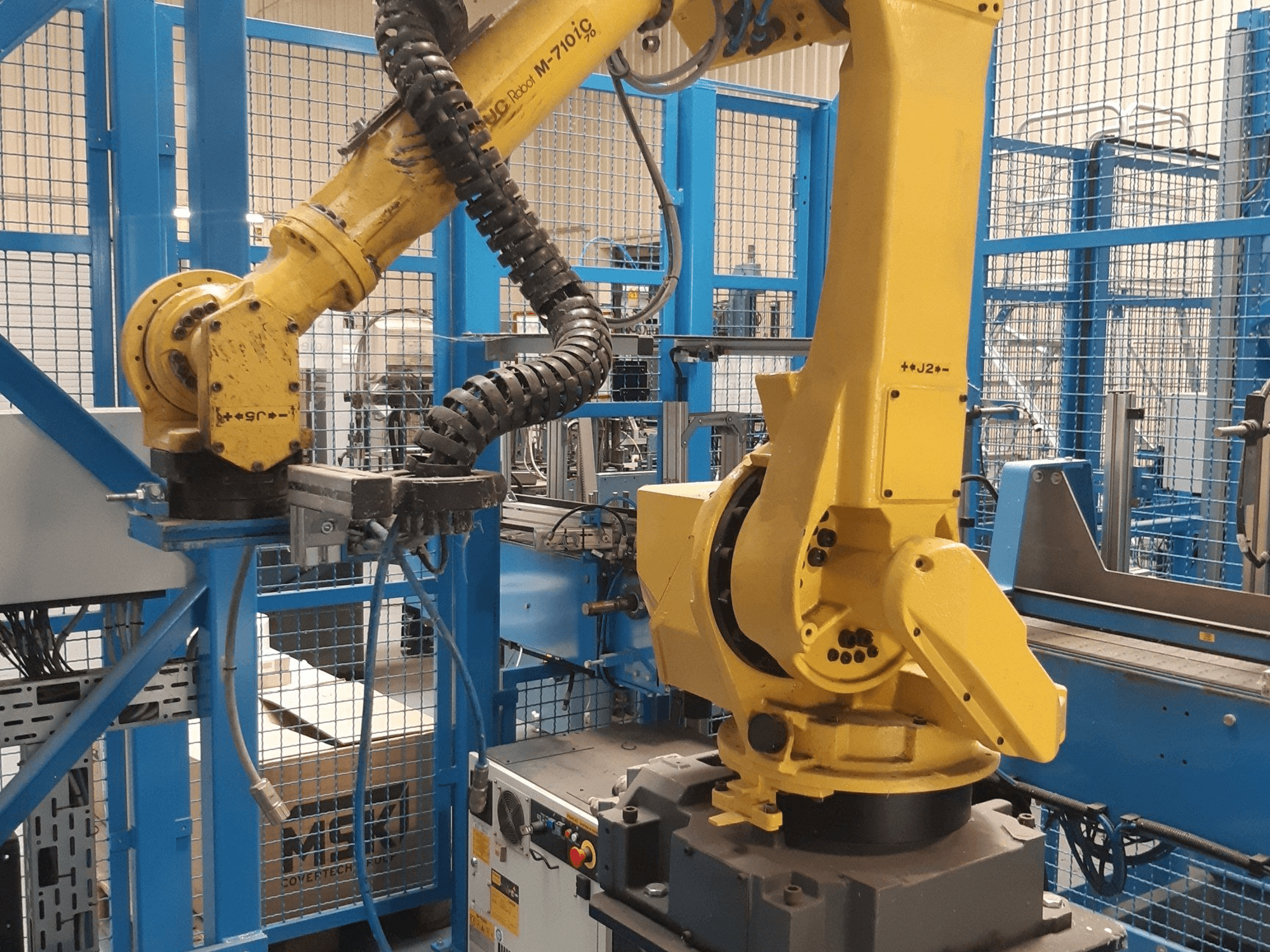Mašīnas FANUC M-710iC (2015) pretskats