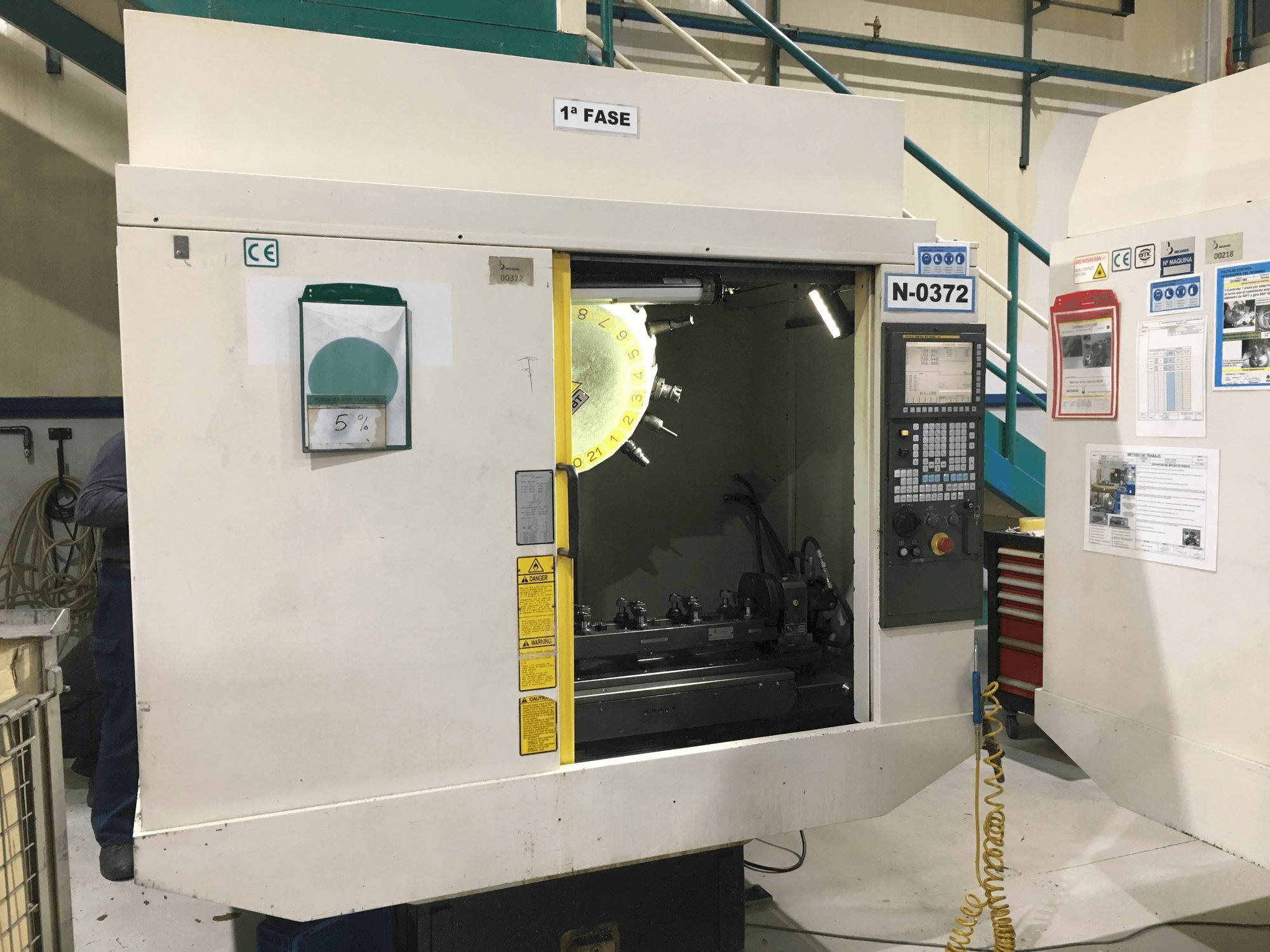 Mašīnas FANUC Robodrill alfa-T21iEL pretskats