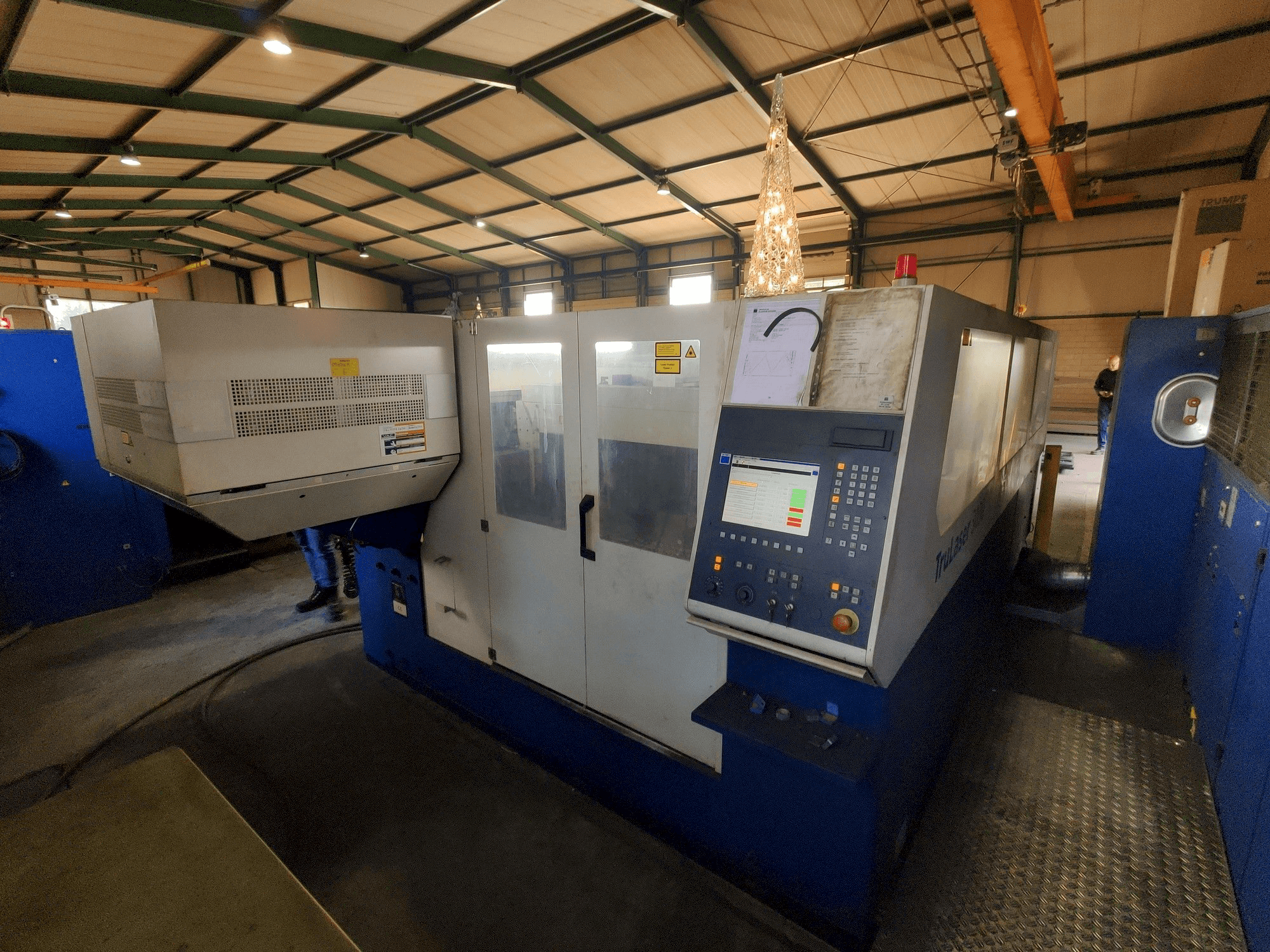 Mašīnas Trumpf TruLaser 3030 pretskats