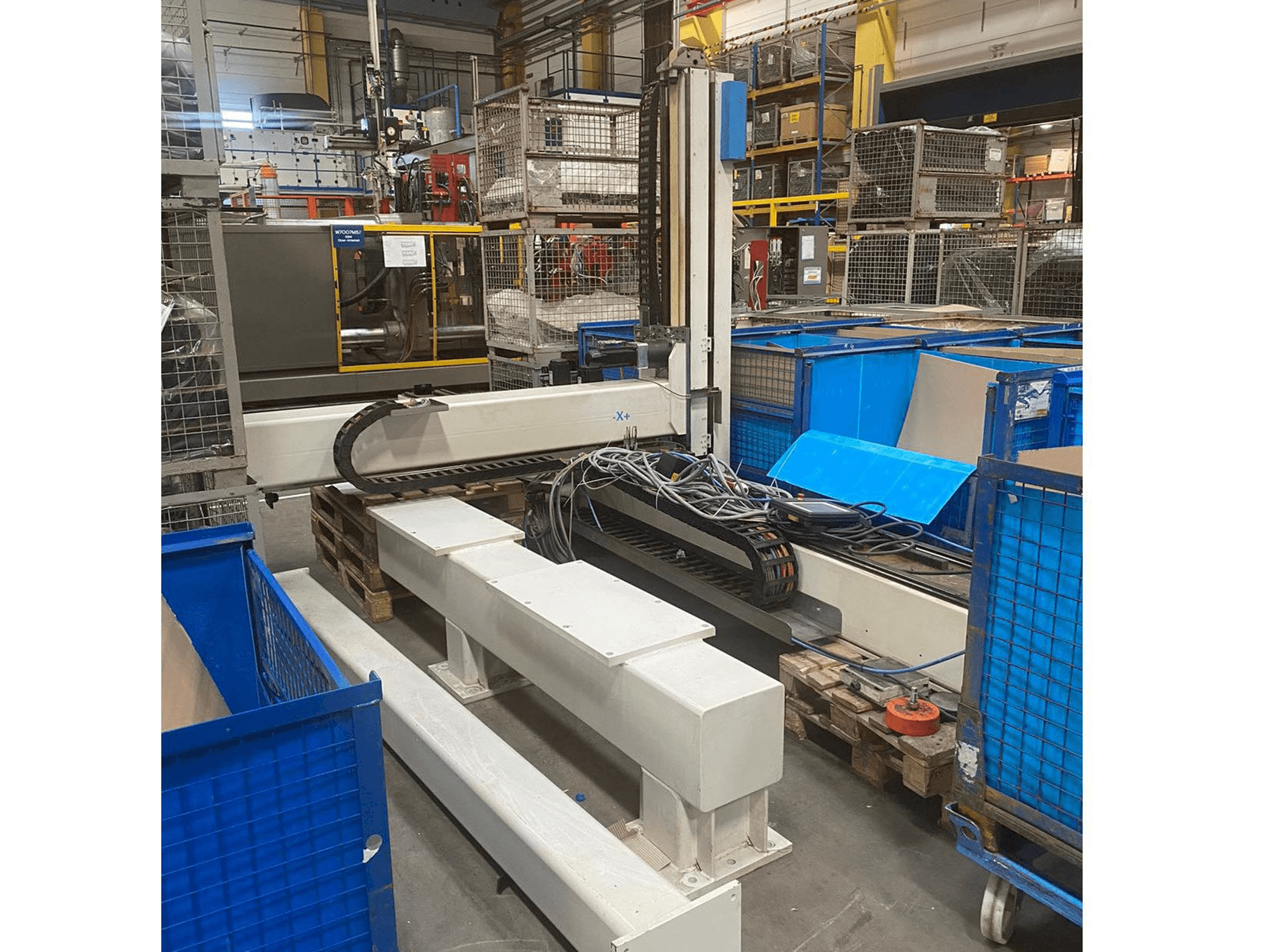 Mašīnas Krauss Maffei LRX-S 500 pretskats