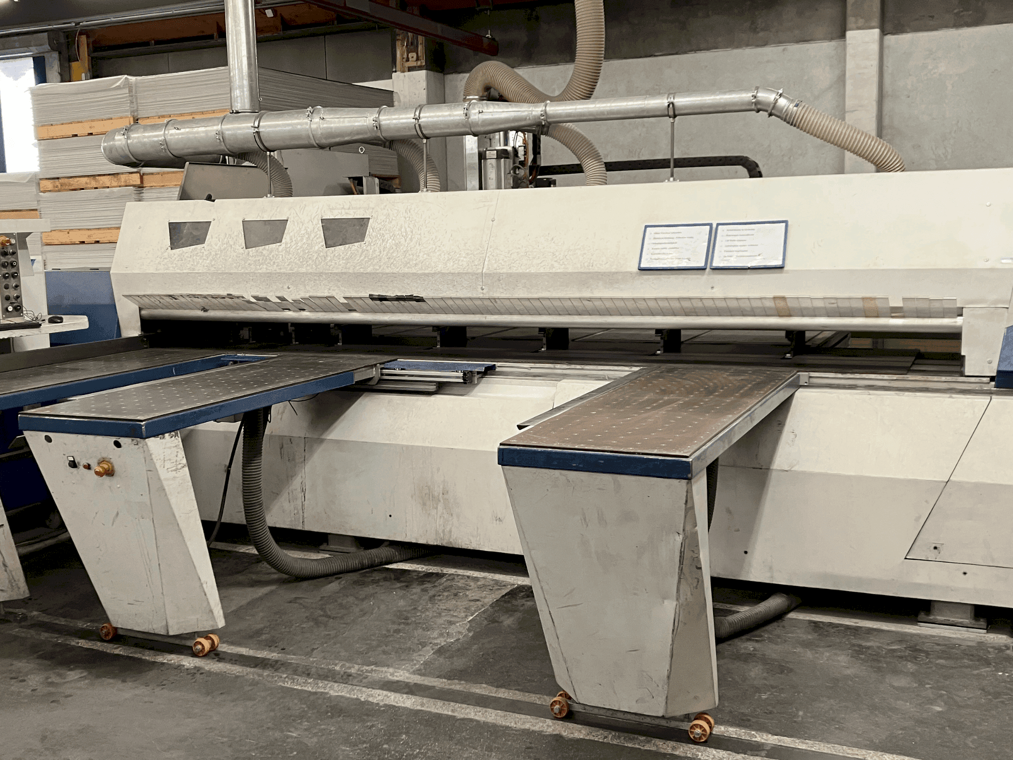 Mašīnas PANHANS 2006 pretskats