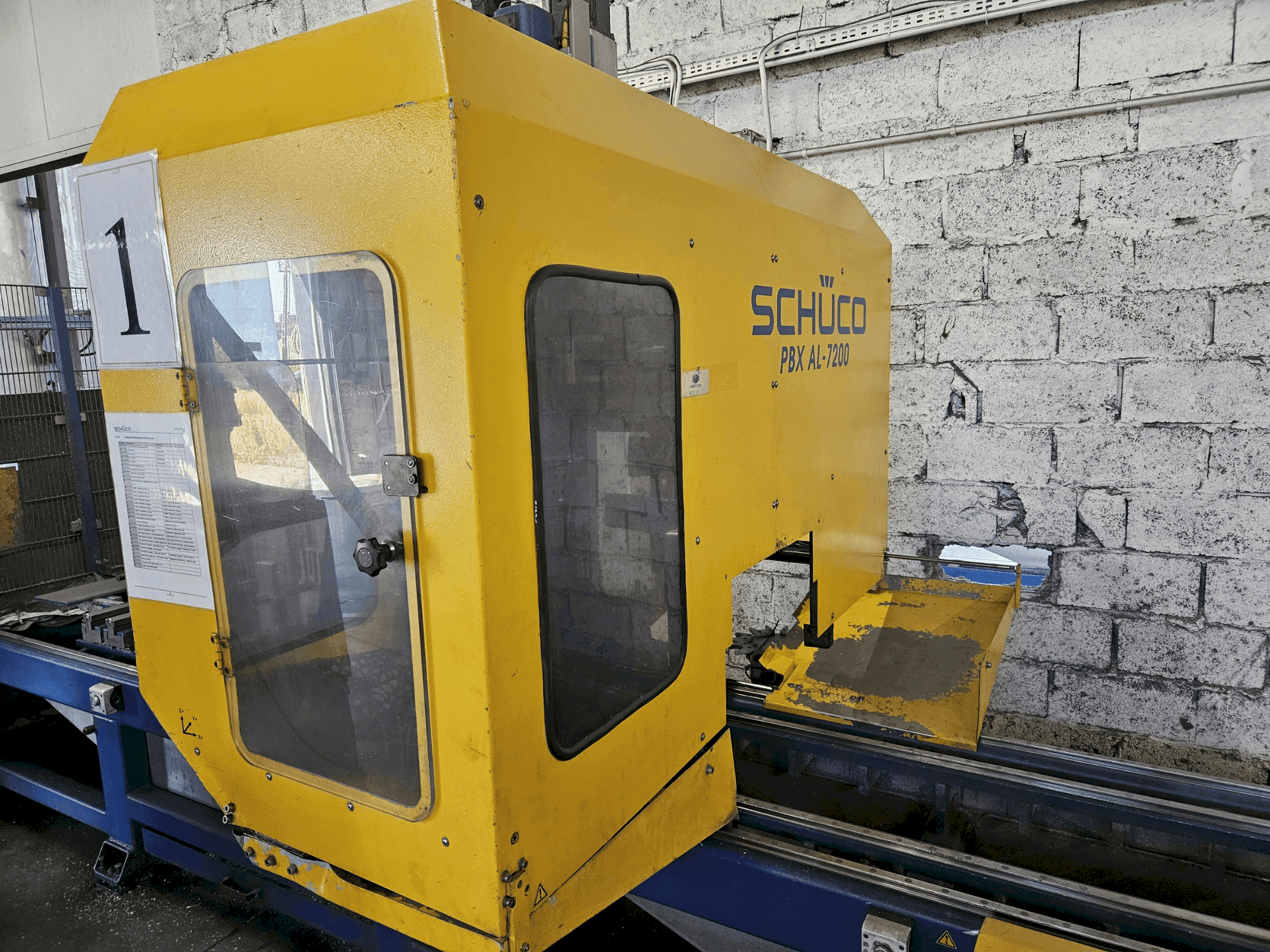 Mašīnas SCHÜCO PBX AL-7200 pretskats