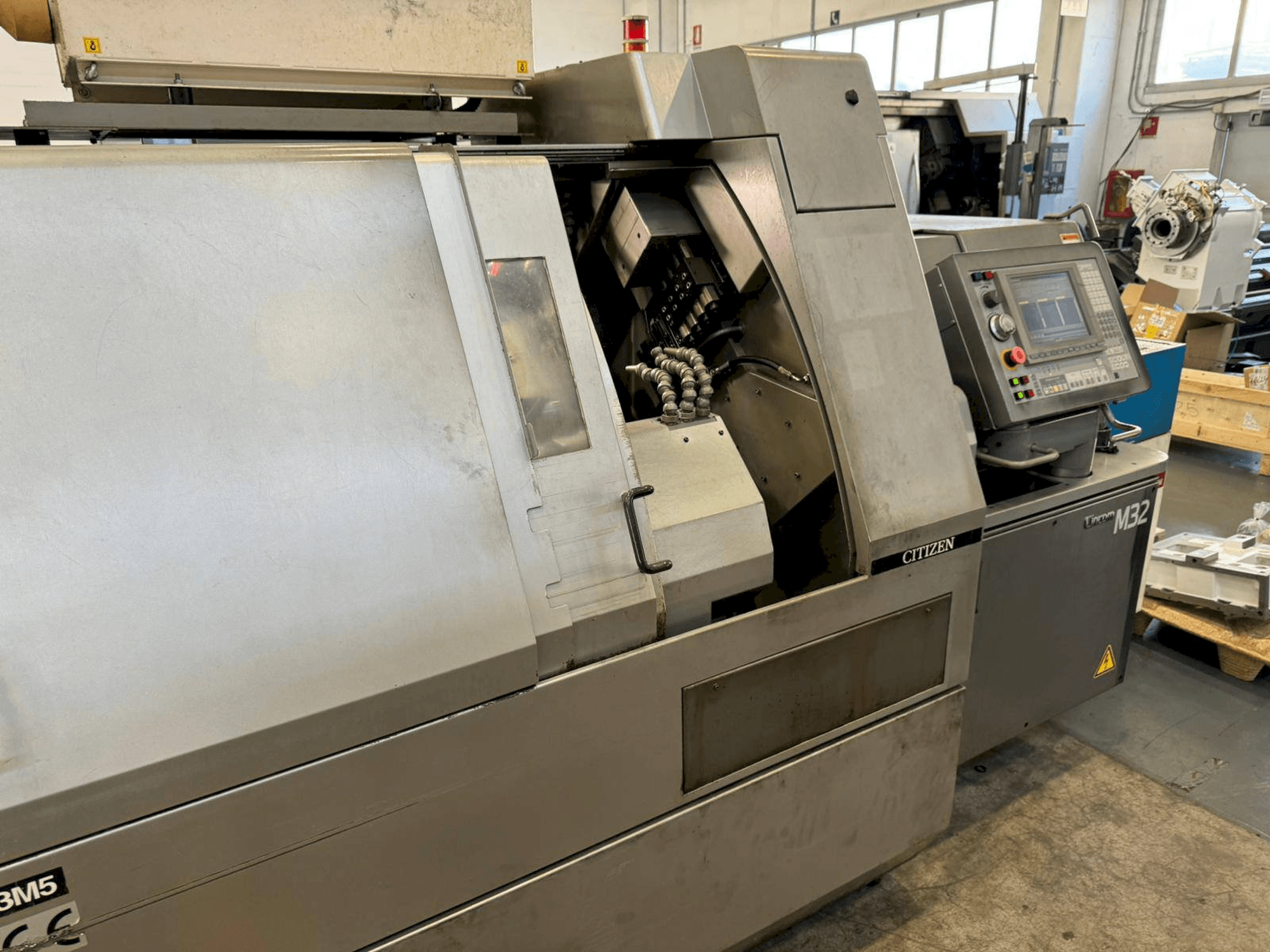 Mašīnas Citizen M32V pretskats