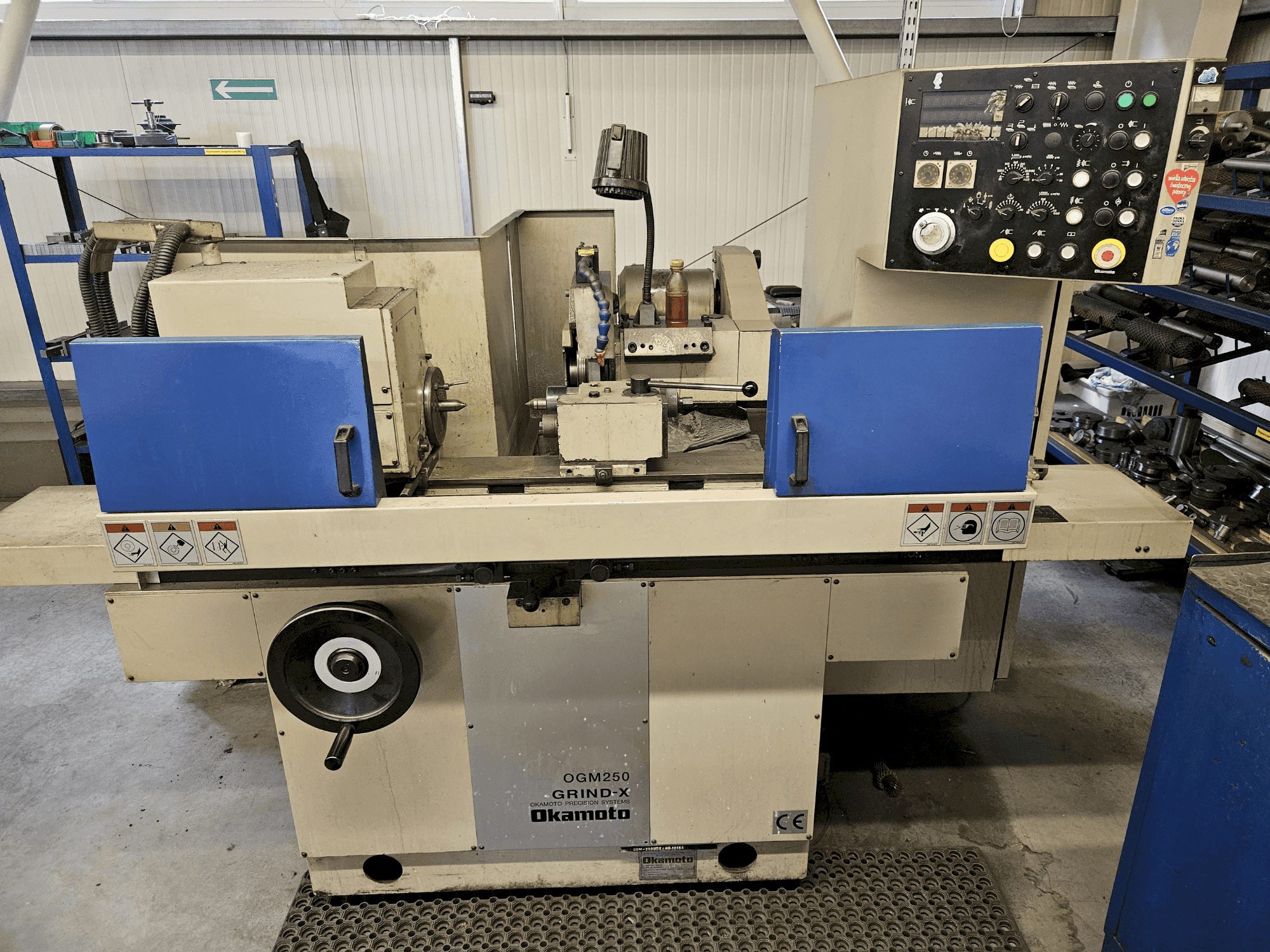 Mašīnas OKAMOTO OGM 250UDX GRIND-X pretskats